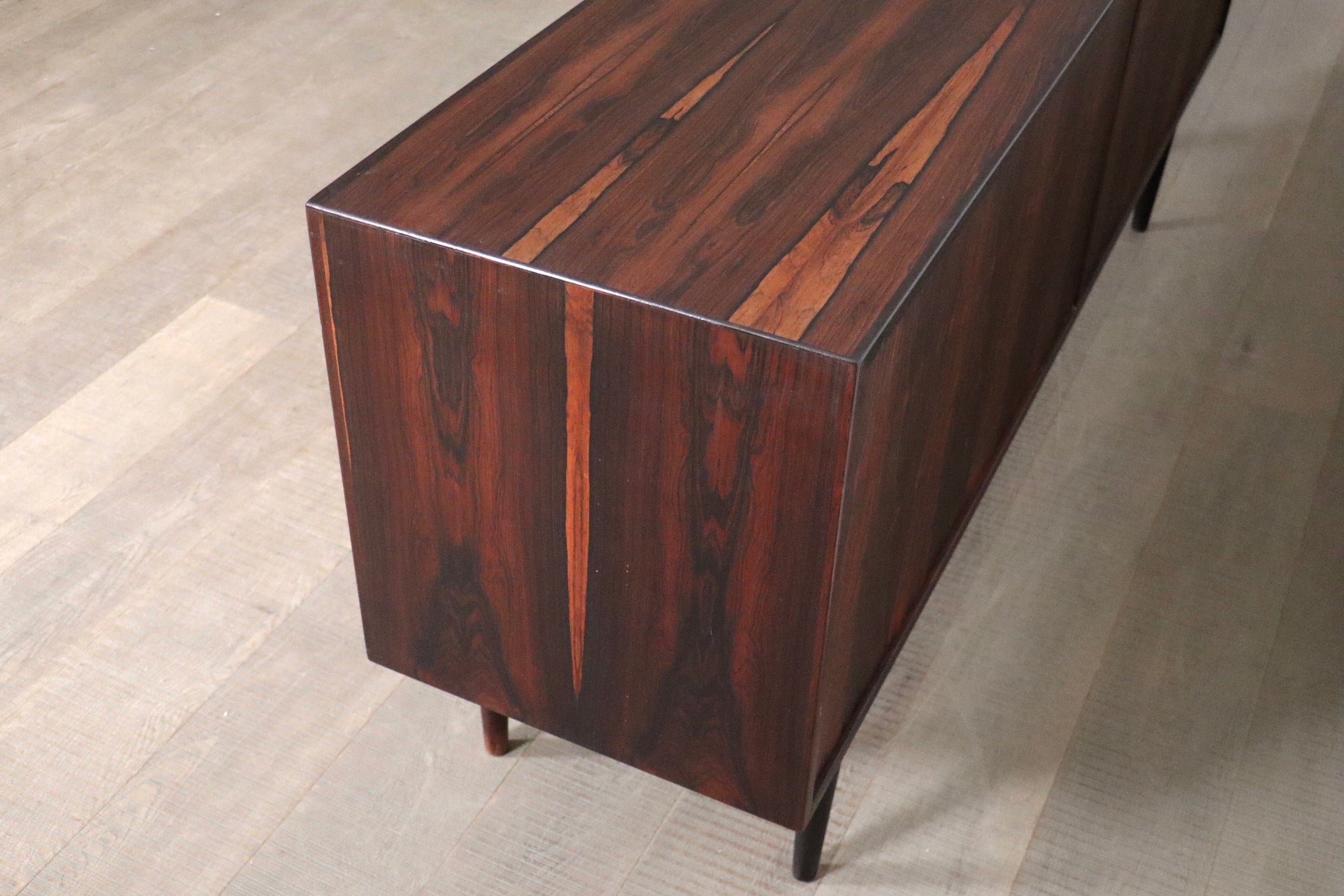 Arne_Vodder_sideboard_Model_37_for_sibast_Mobler_1960s