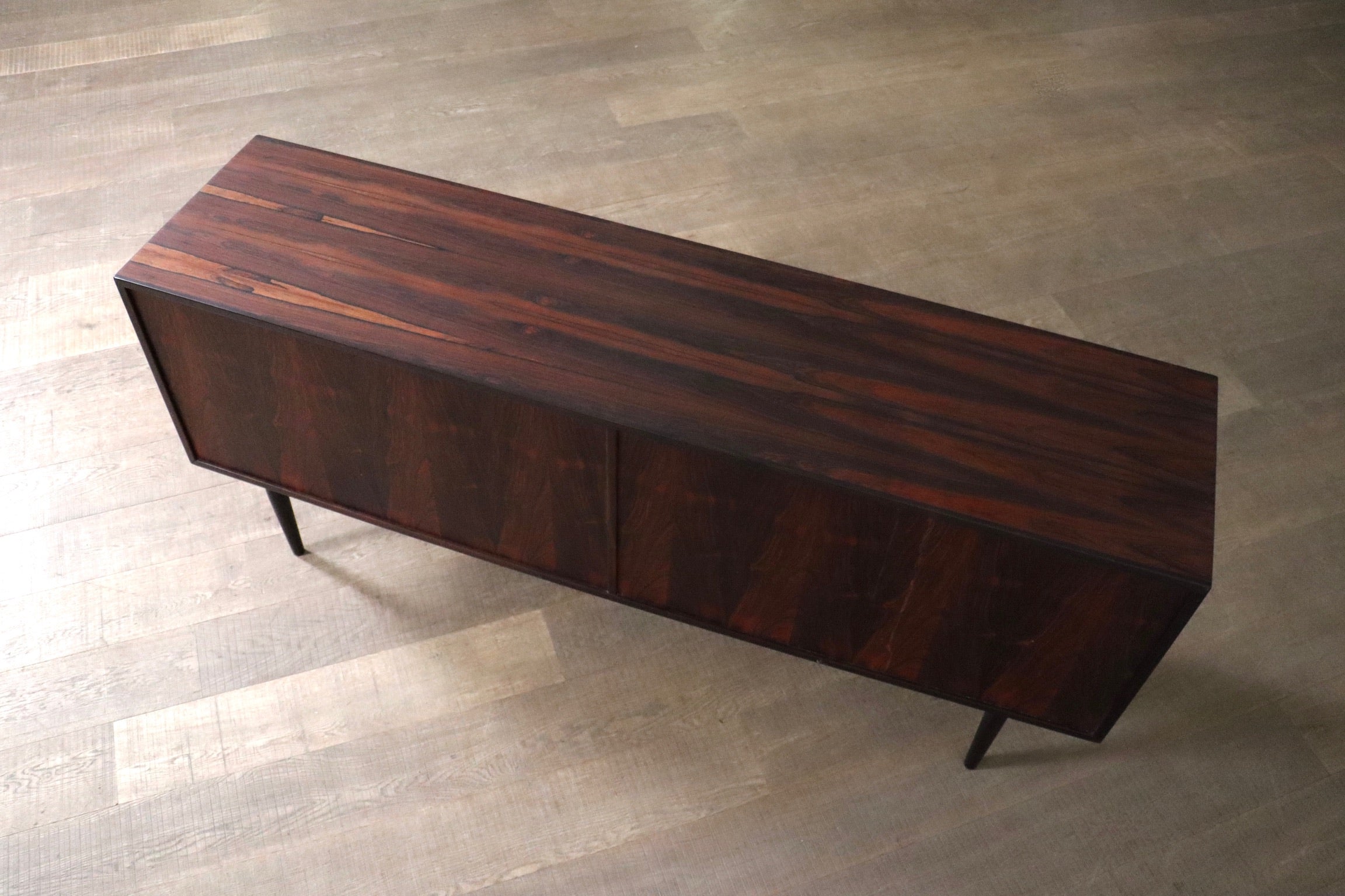 Arne_Vodder_sideboard_Model_37_for_sibast_Mobler_1960s