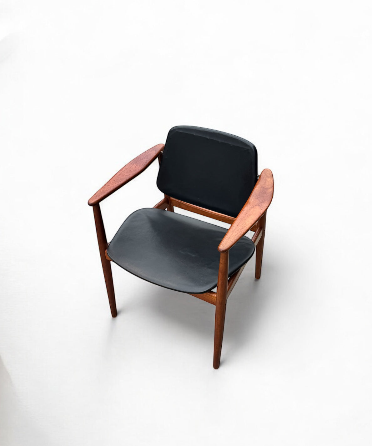 Arne_Vodder_Teak_&_Vinyl_Armchair_for_Bovirke_of_Denmark_1960's