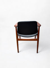 Arne_Vodder_Teak_&_Vinyl_Armchair_for_Bovirke_of_Denmark_1960's