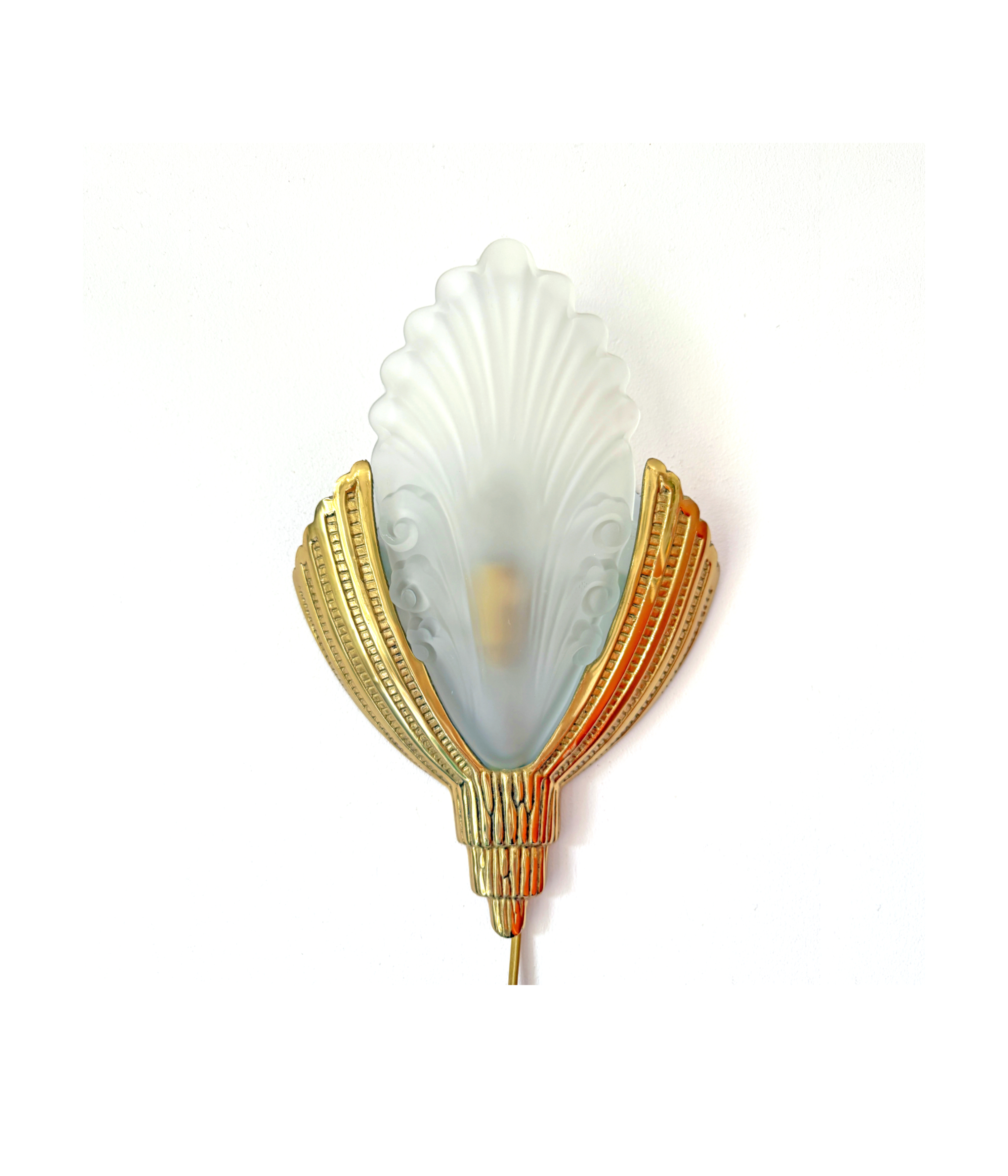 Art_Deco_Brass_and_Frosted_Glass_Wall_Sconce_by_Marcel_Hudry_or_Degué,_France
