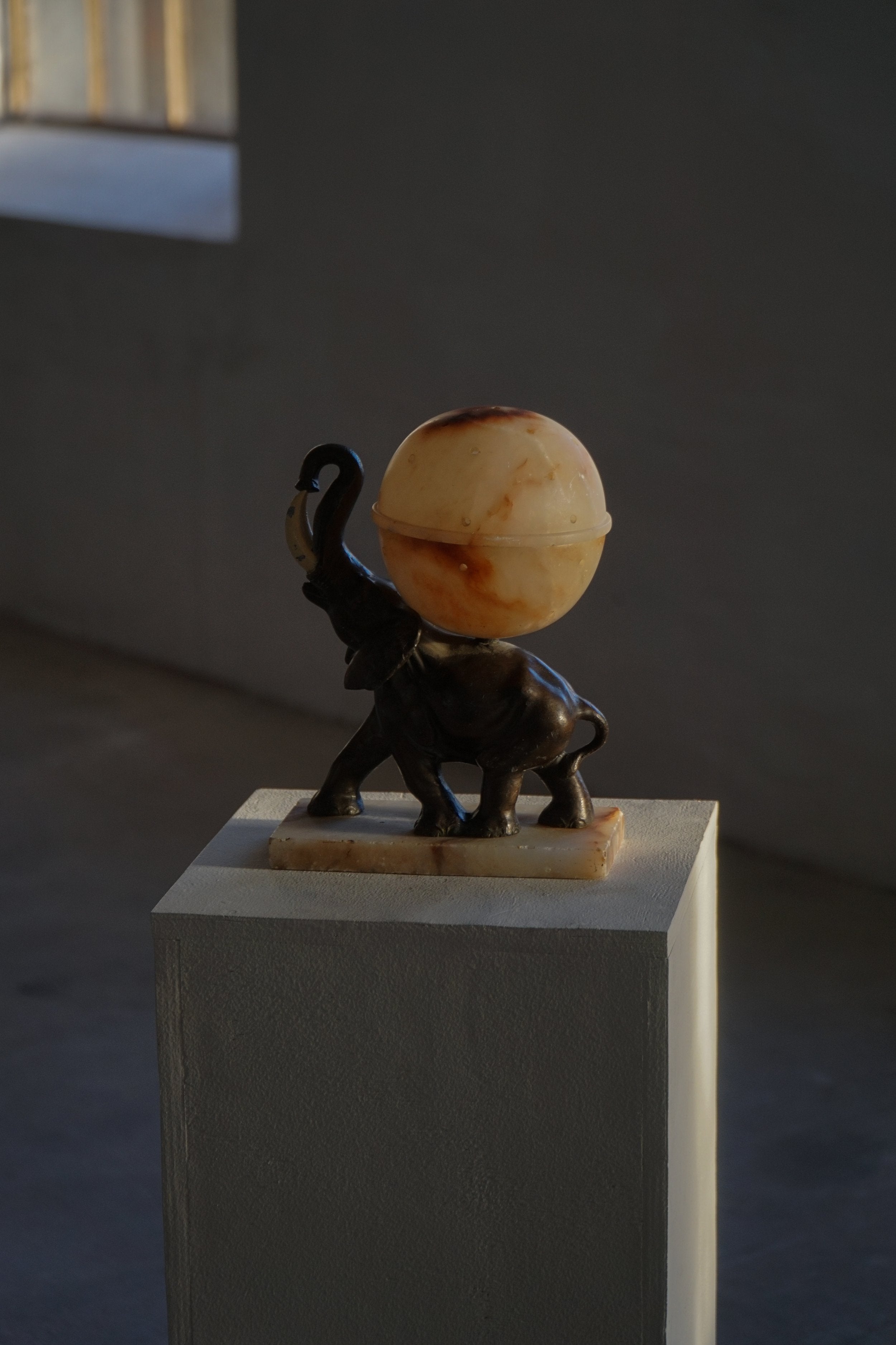 Art_Deco_Elephant_Table_Lamp_with_Alabaster_Globe