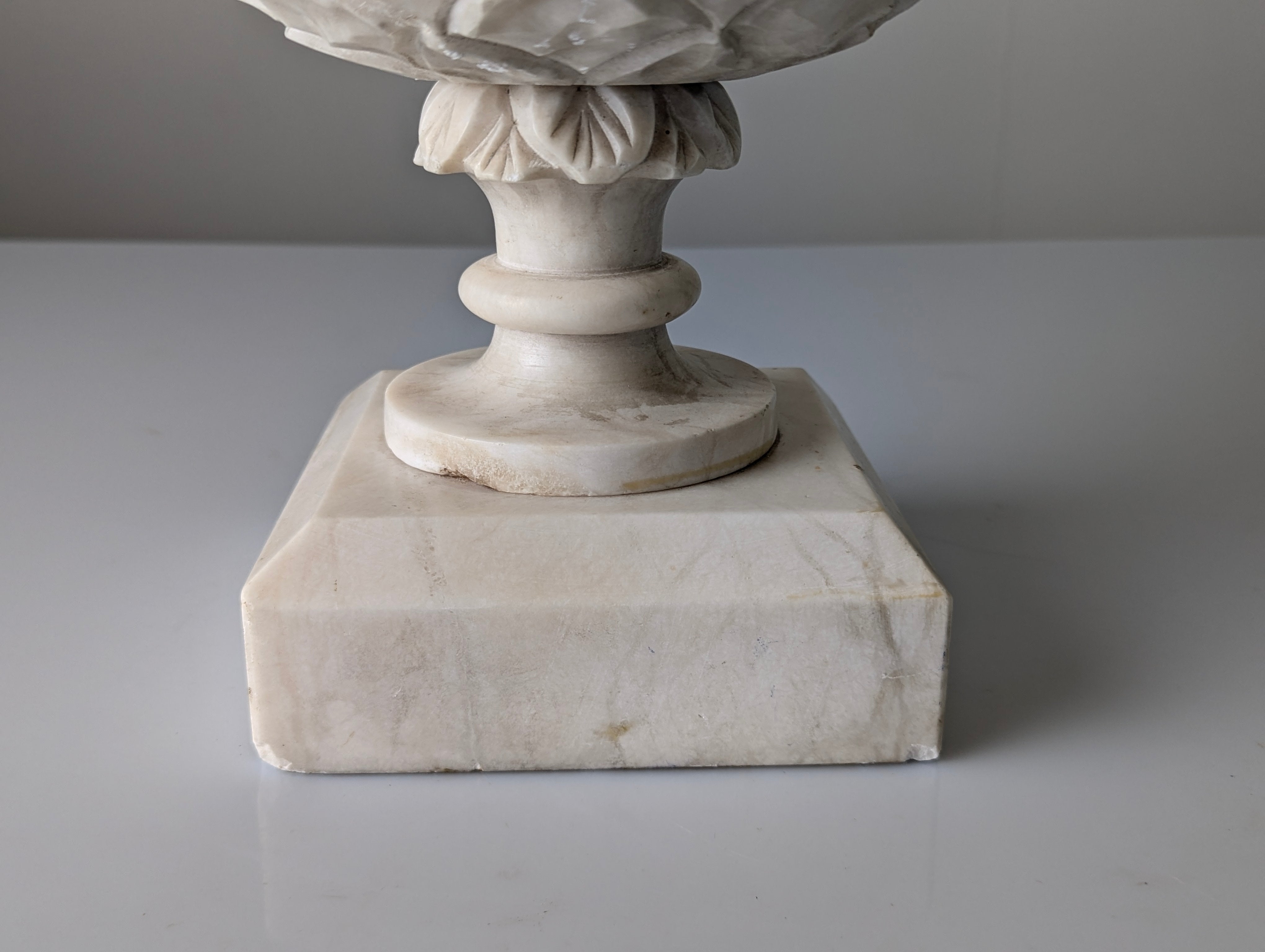 Hand_Carved_Alabaster_Pineapple_Table_Lamp,_France,_1930s