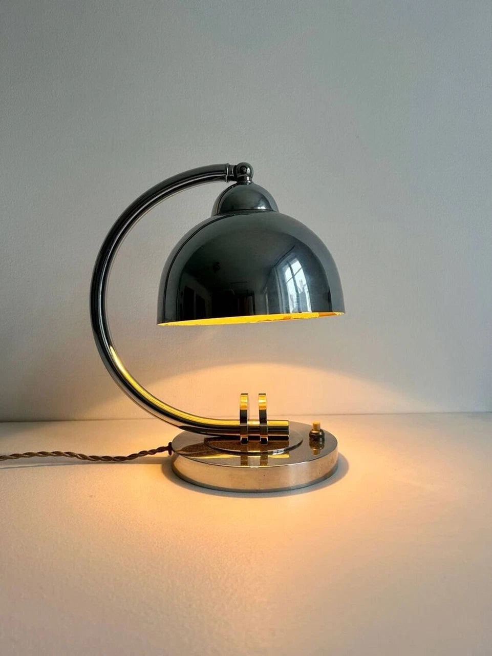 Art_Deco_Modernist_Chrome_Table_Lamp,_France_1930s