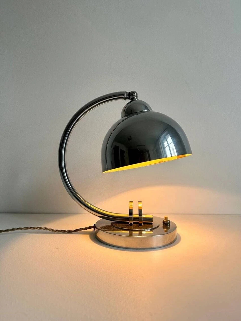Art_Deco_Modernist_Chrome_Table_Lamp,_France_1930s