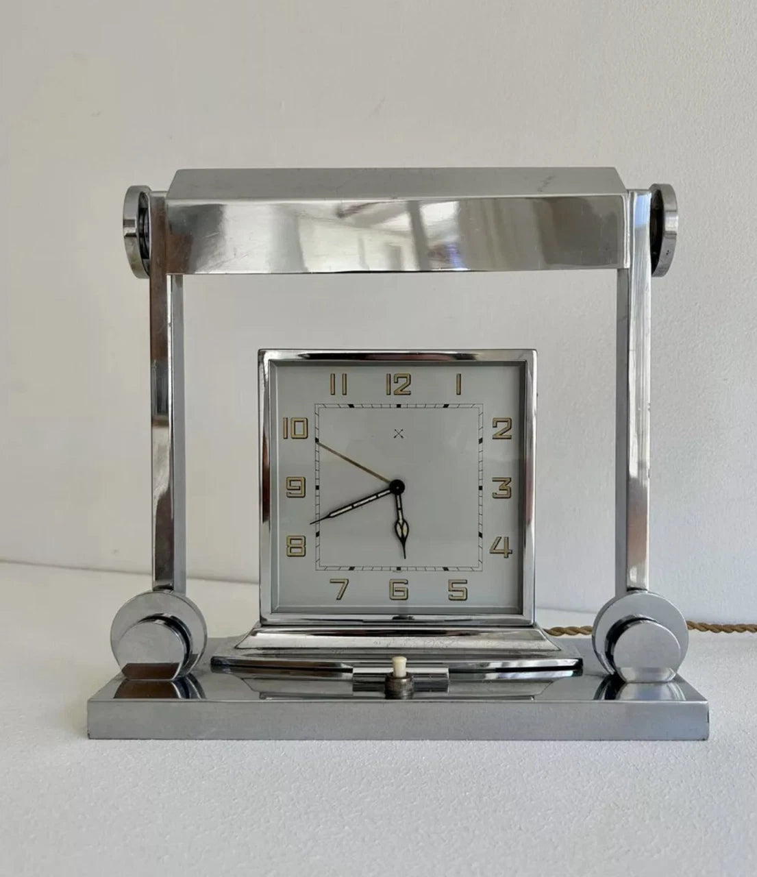 Art_Deco_Modernist_Table_Lamp_in_Brass_and_Chrome,_France_1930s