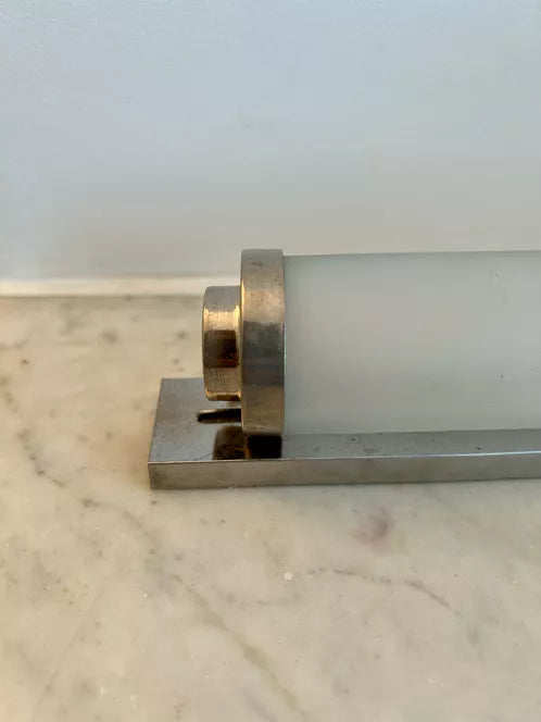 Art_Deco_Modernist_Wall_Sconce_in_Chrome_and_Frosted_Glass,_France_1930s