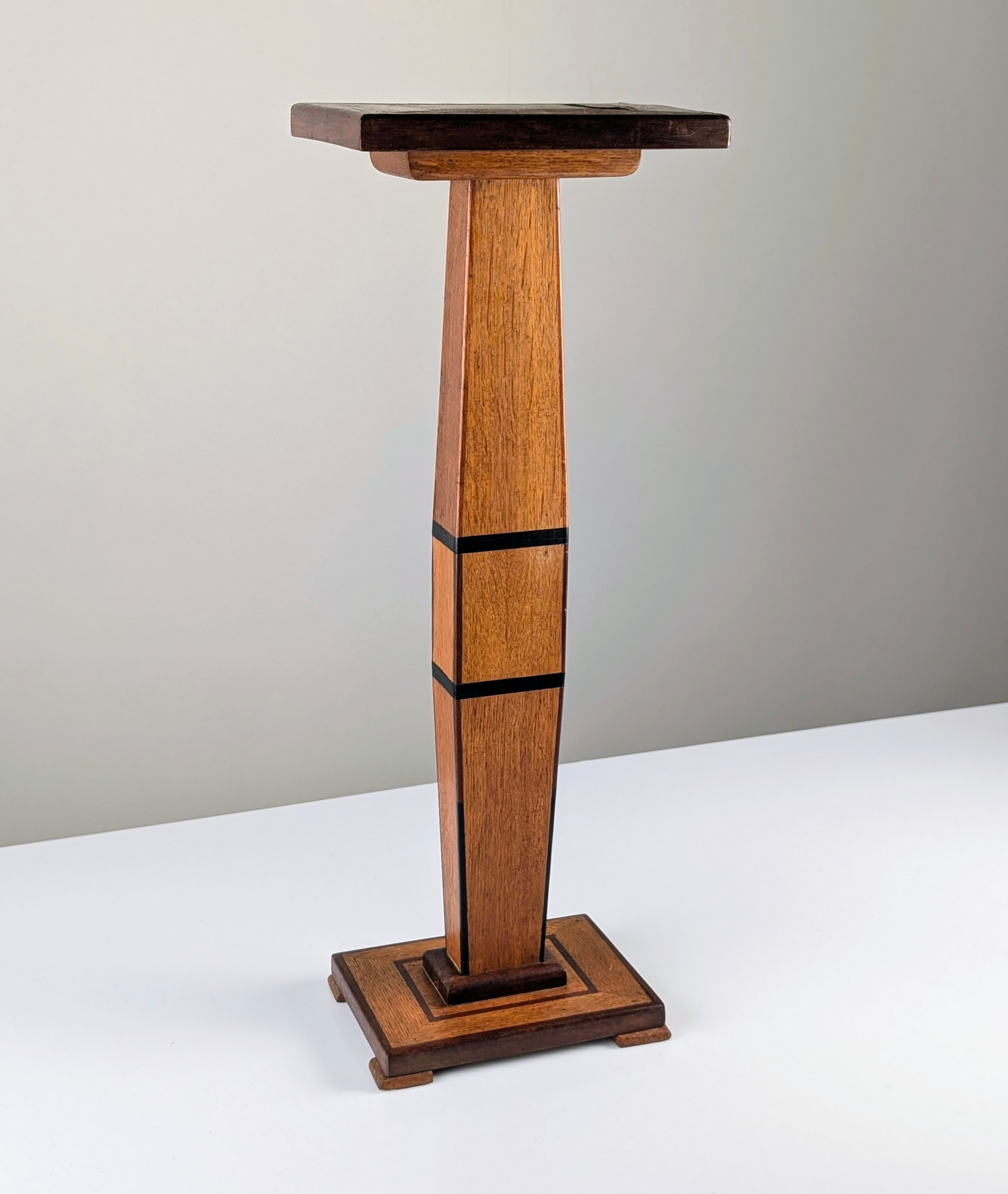 Art_Deco_Pedestal_Column_in_Oak,_Inlaid_Wood_and_Ebonized_Details,_Europe,_1920s