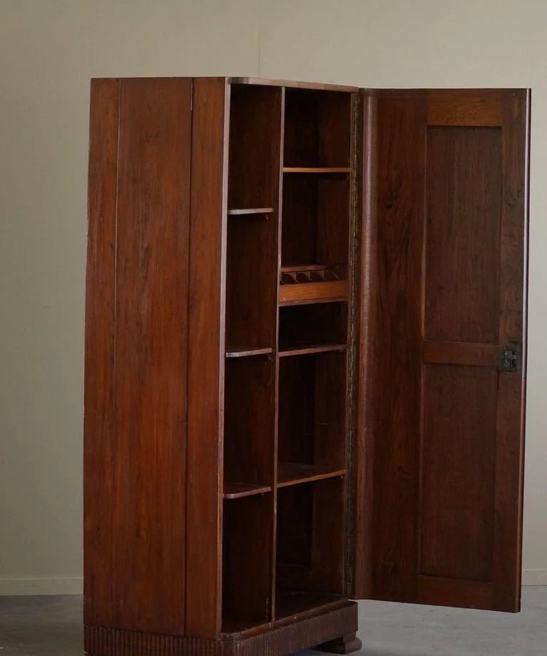 Art_Deco_Oak_Cabinet_by_Italian_Maker_from_1940s