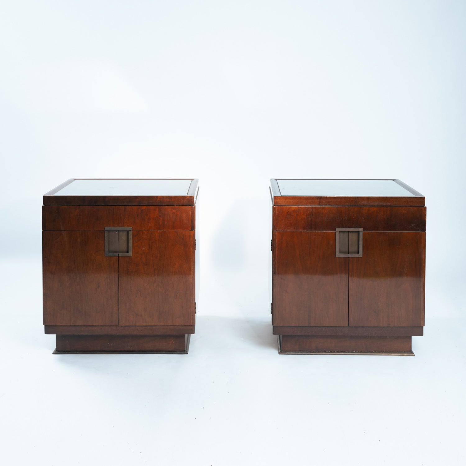 Pair_of_Baker_Furniture_Walnut_Veneer_Bedside_Cabinets_with_Brass_Hardware
