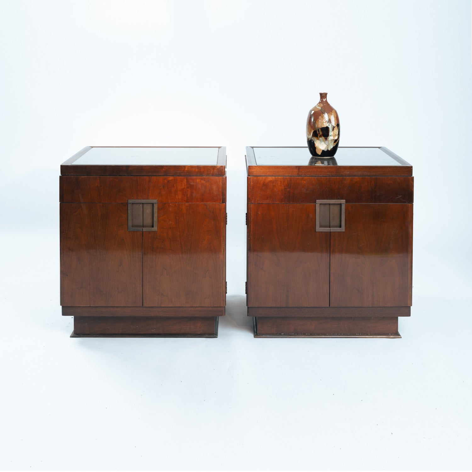 Pair_of_Baker_Furniture_Walnut_Veneer_Bedside_Cabinets_with_Brass_Hardware