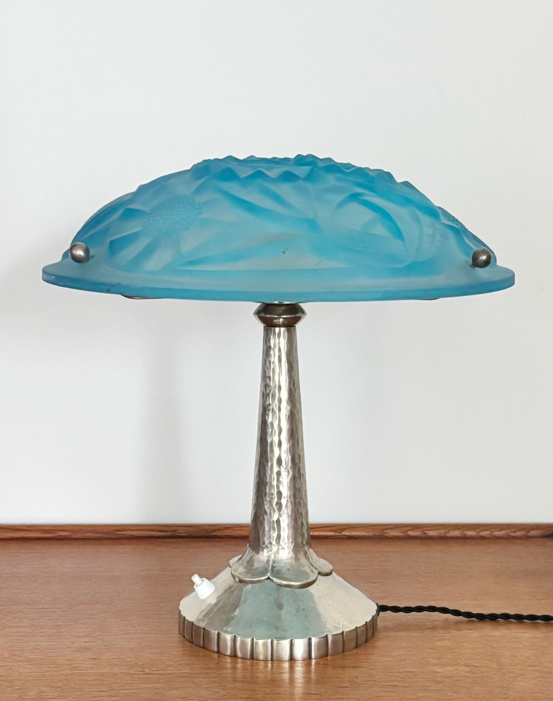 1920s–30s_Art_Deco_Table_Lamp_by_David_Guéron_for_Degué,_Blue_Pâte_de_Verre_Glass,_France