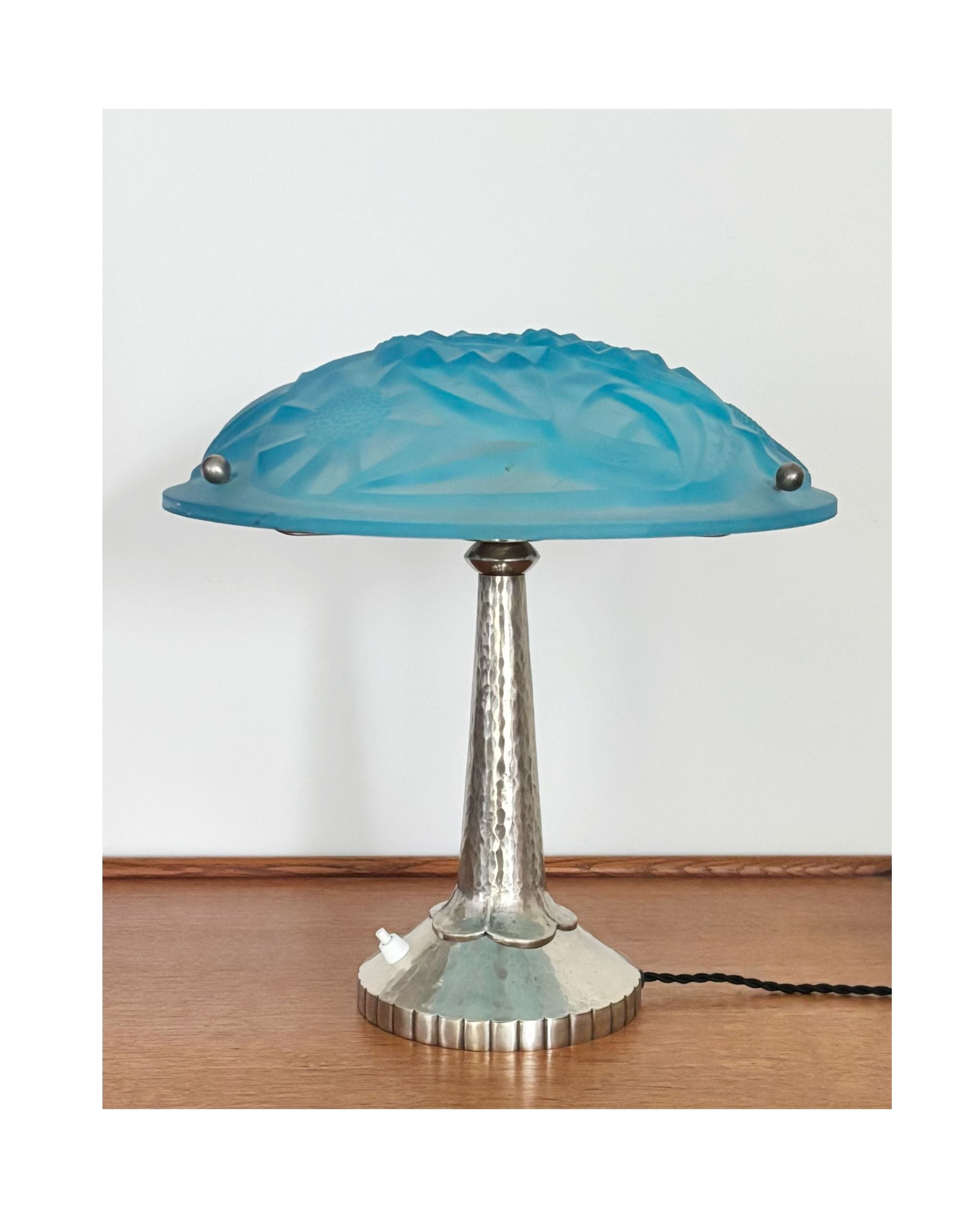 1920s–30s_Art_Deco_Table_Lamp_by_David_Guéron_for_Degué,_Blue_Pâte_de_Verre_Glass,_France