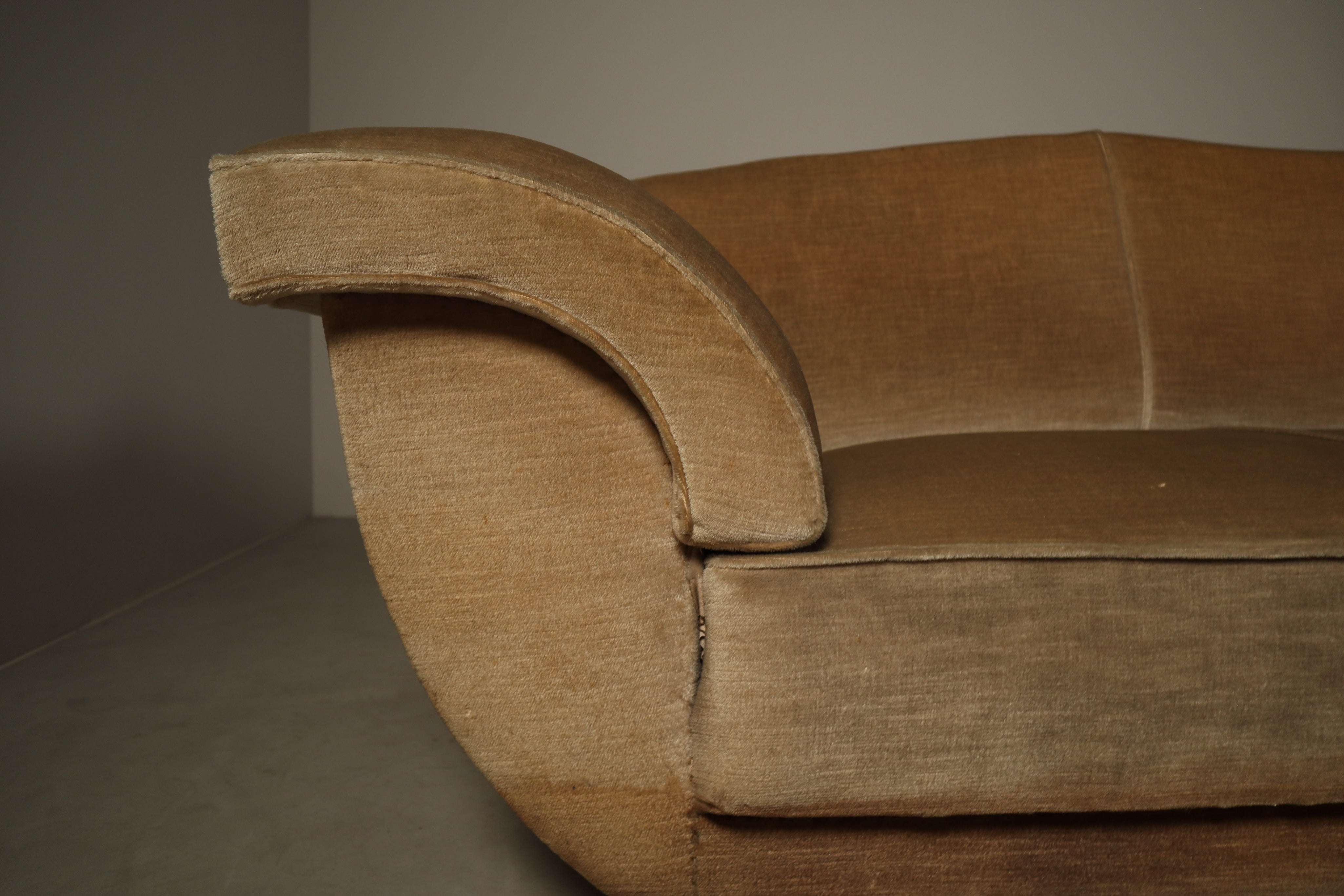 Belgian_Art_Deco_Three_Seat_Sofa_in_Original_Velvet,_1930s