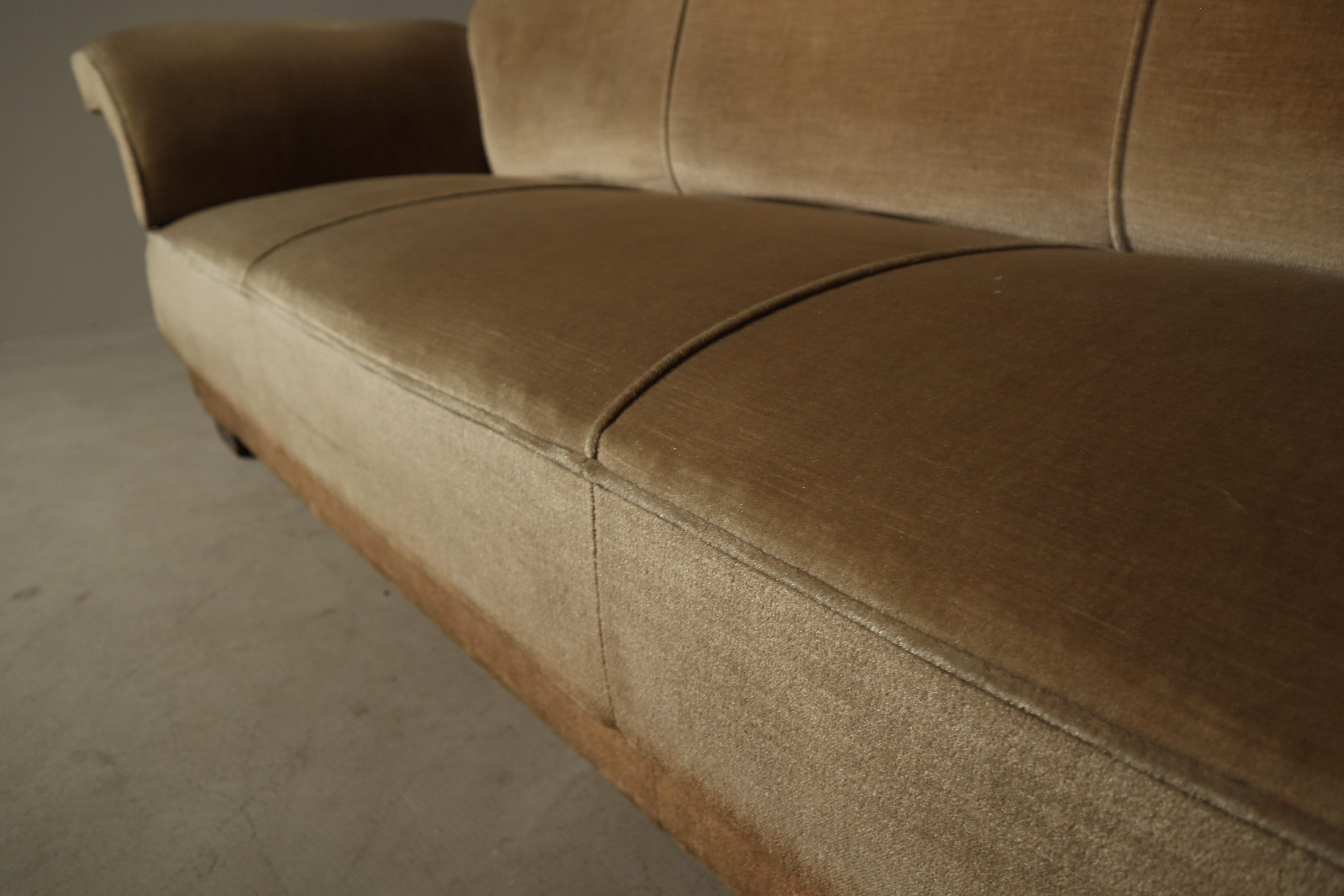 Belgian_Art_Deco_Three_Seat_Sofa_in_Original_Velvet,_1930s