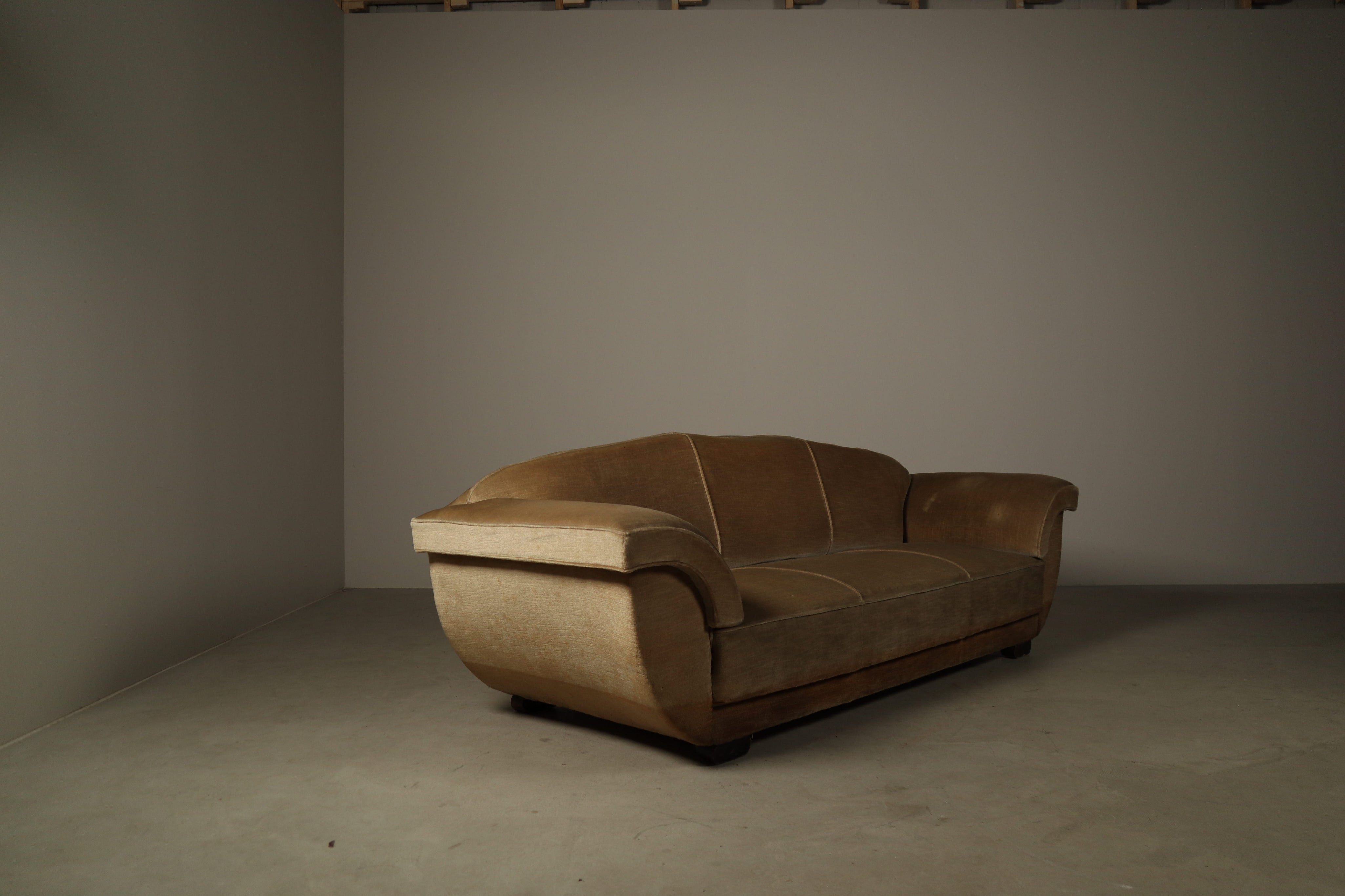 Belgian_Art_Deco_Three_Seat_Sofa_in_Original_Velvet,_1930s