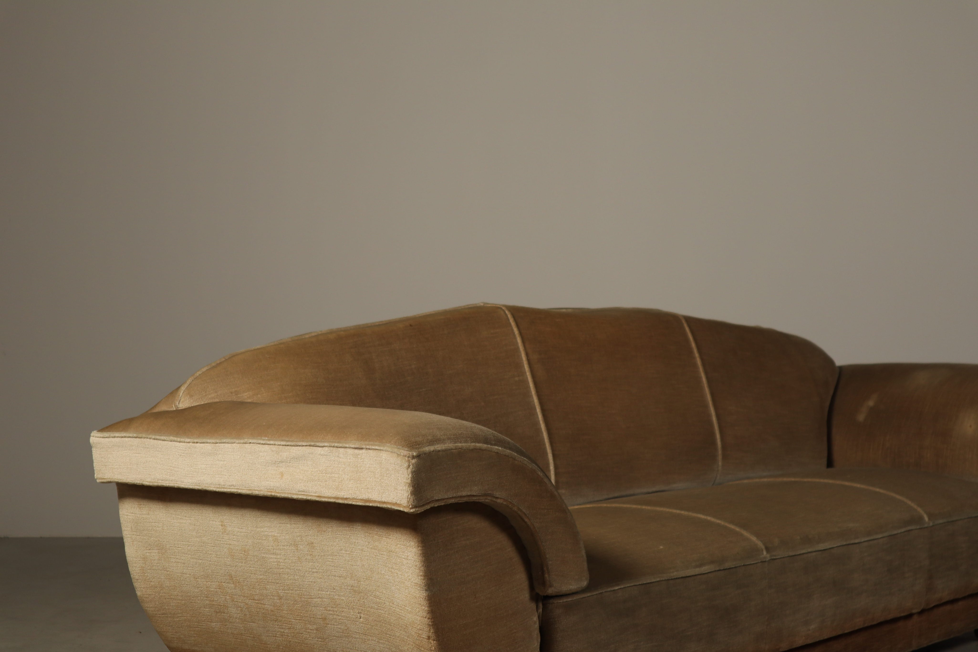 Belgian_Art_Deco_Three_Seat_Sofa_in_Original_Velvet,_1930s