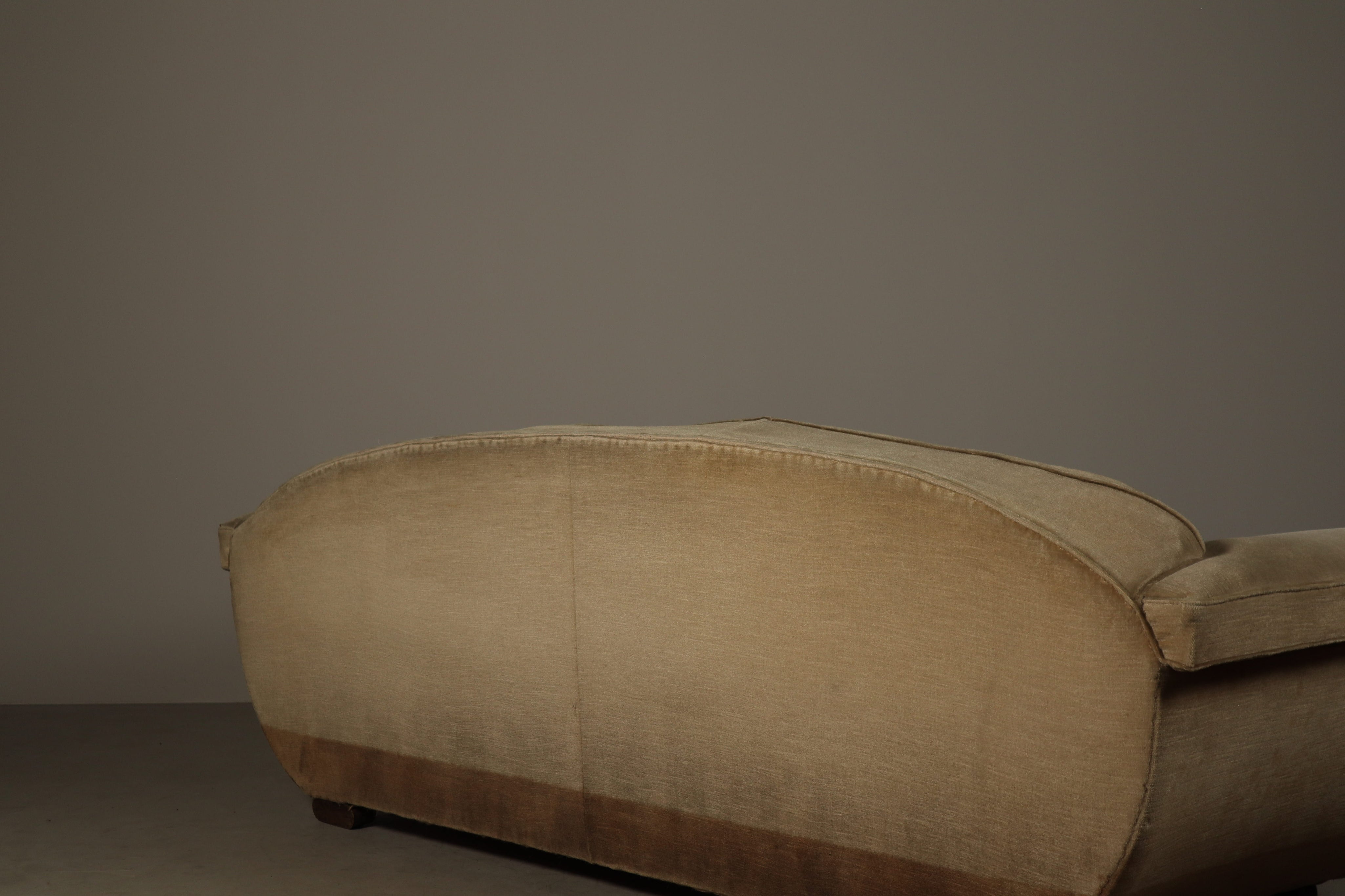 Belgian_Art_Deco_Three_Seat_Sofa_in_Original_Velvet,_1930s
