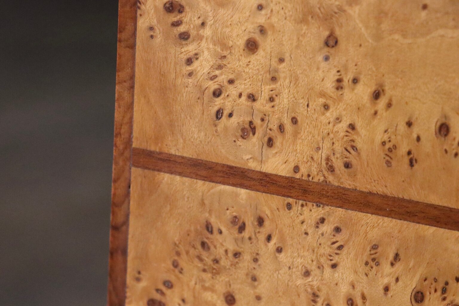 Art_Deco_Wardrobe_in_Burl_Walnut,_Italy,_circa_1930s