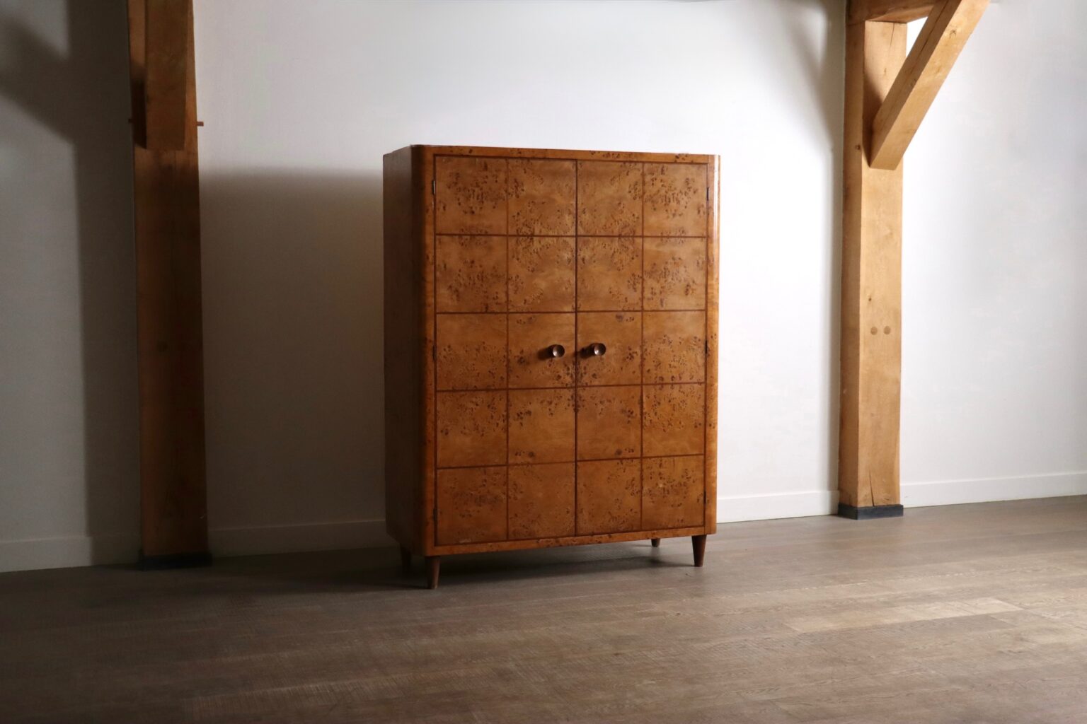 Art_Deco_Wardrobe_in_Burl_Walnut,_Italy,_circa_1930s