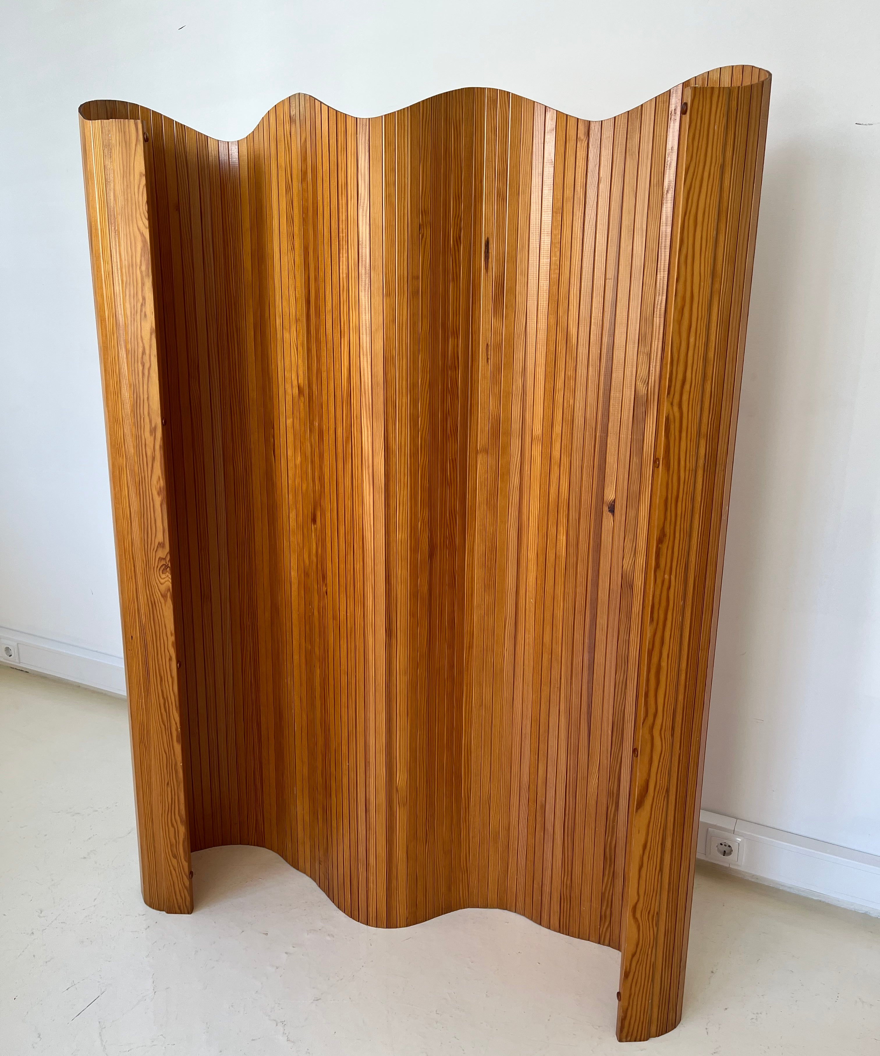 Art_Deco_wooden_Room_Divider