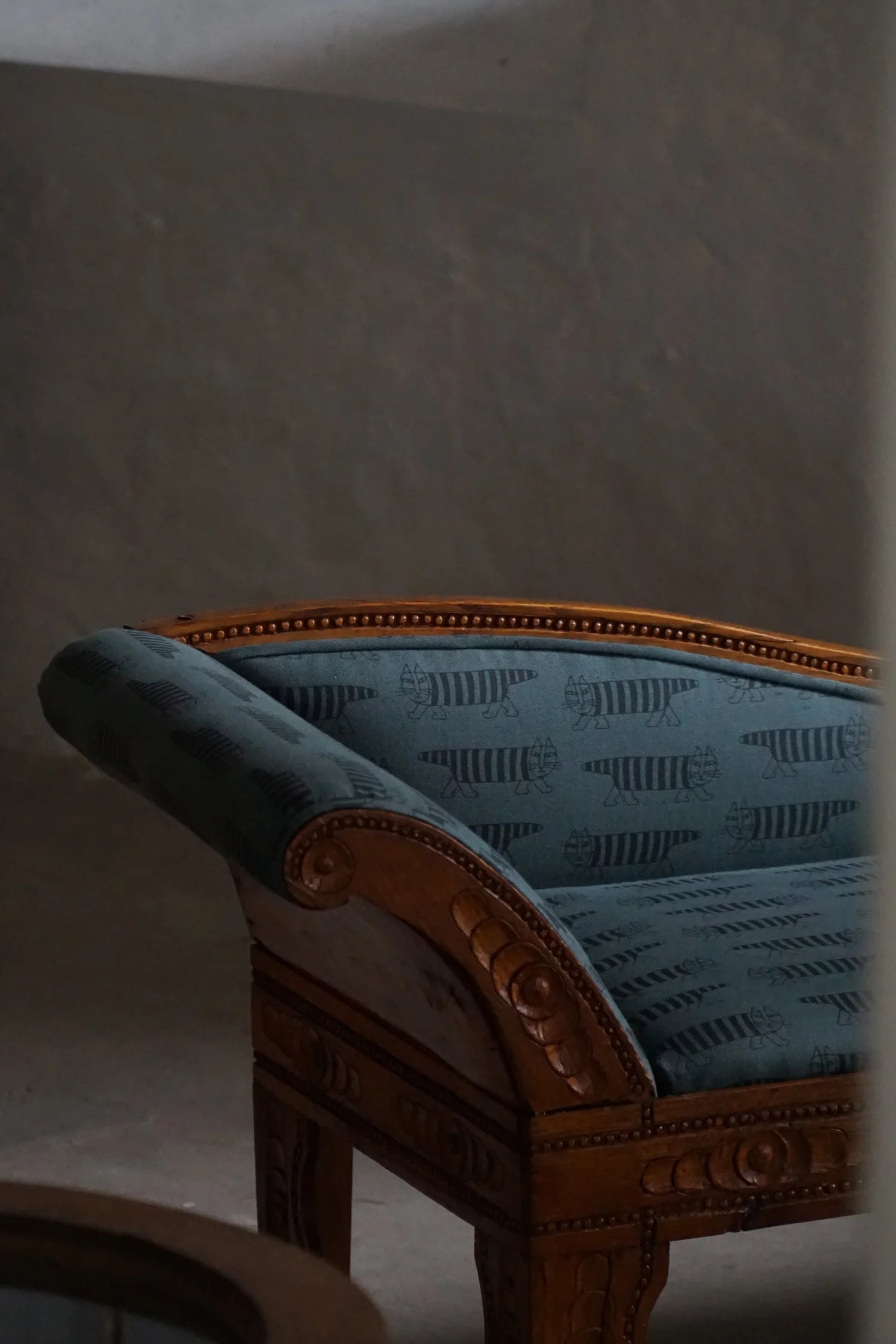 Art_Nouveau_Chaise_Lounge_in_Oak_with_Lisa_Larson_Mikey_Upholstery