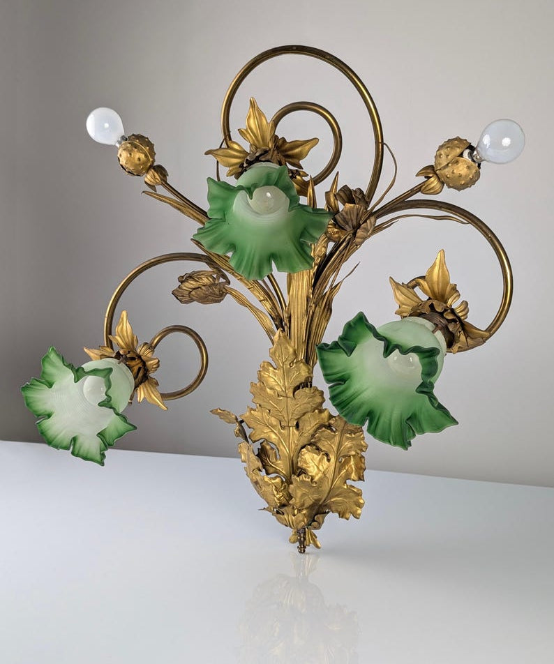 Art_Nouveau_Chestnut_Leaf_and_Green_Glass_Sconce,_1900s