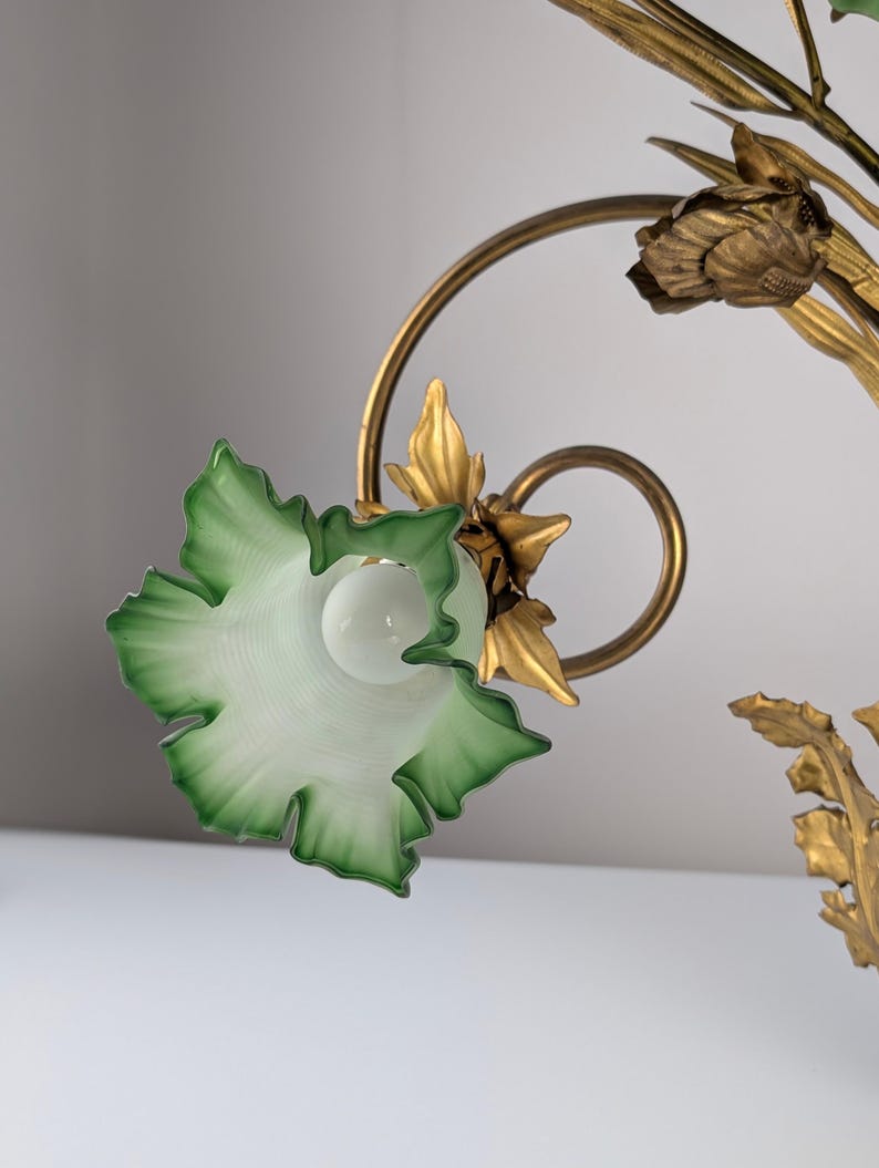 Art_Nouveau_Chestnut_Leaf_and_Green_Glass_Sconce,_1900s