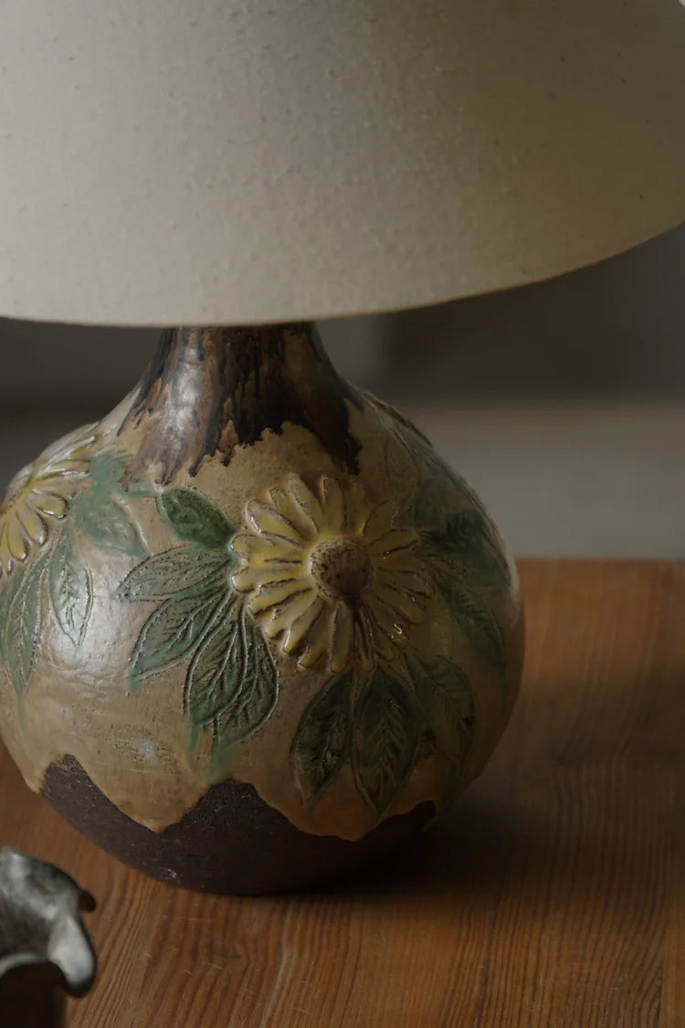 Art_Nouveau_Table_Lamp_with_Sculptural_Metal_Base_and_Decorative_Shade