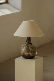 Art_Nouveau_Table_Lamp_with_Sculptural_Metal_Base_and_Decorative_Shade