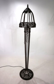 Art_Nouveau_wrought_iron_floor_lamp_from_1920
