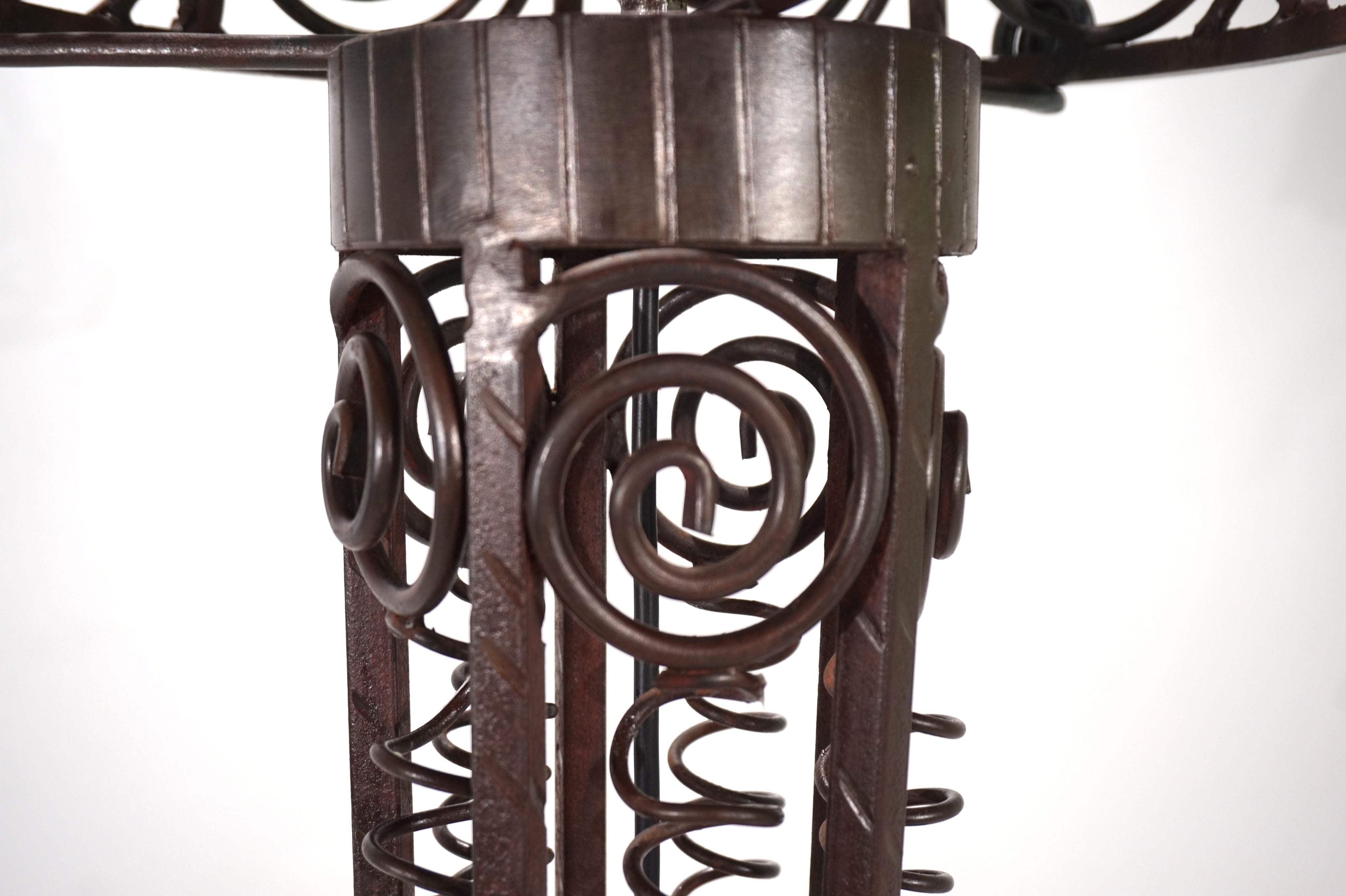Art_Nouveau_wrought_iron_floor_lamp_from_1920