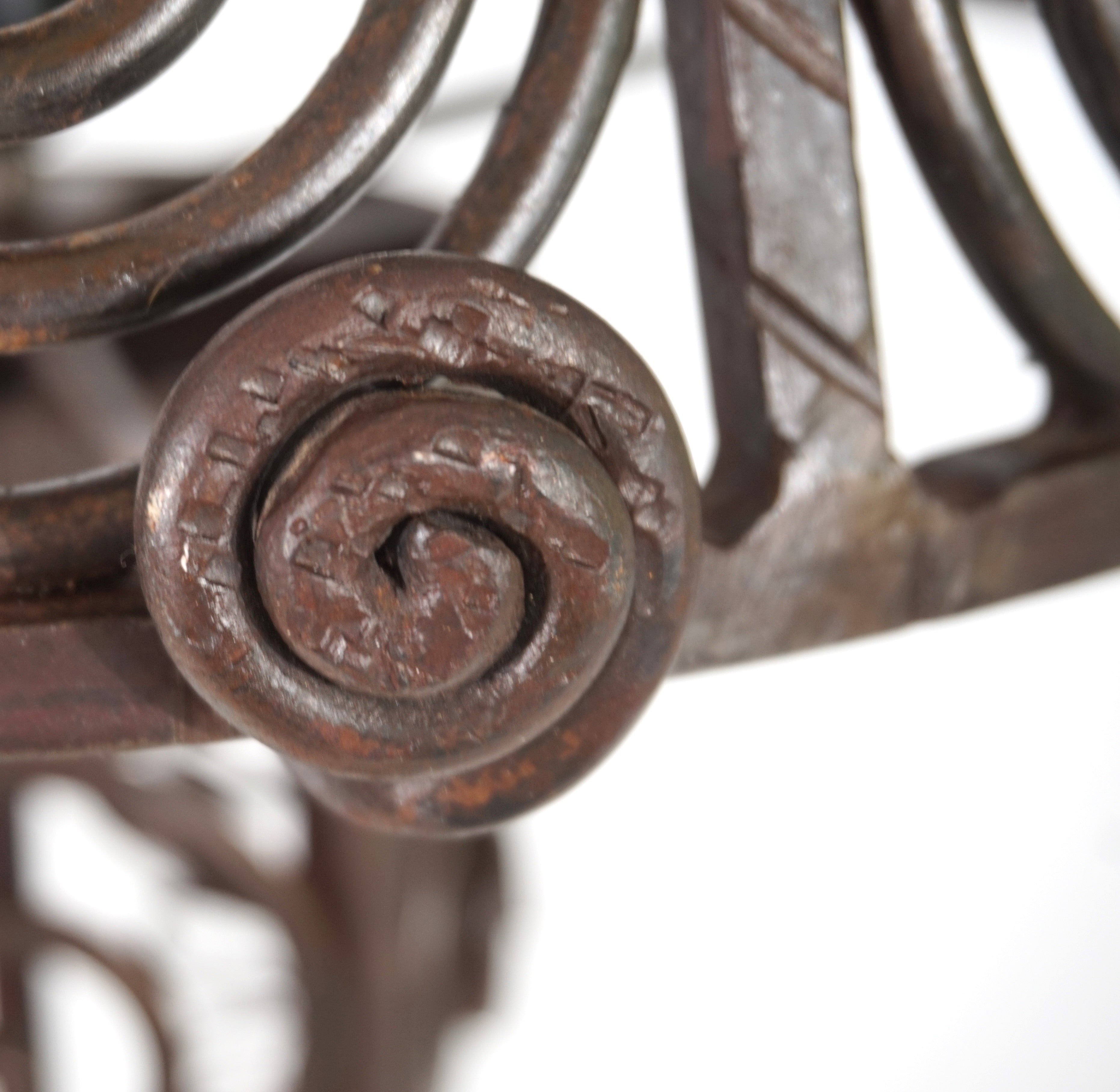 Art_Nouveau_wrought_iron_floor_lamp_from_1920
