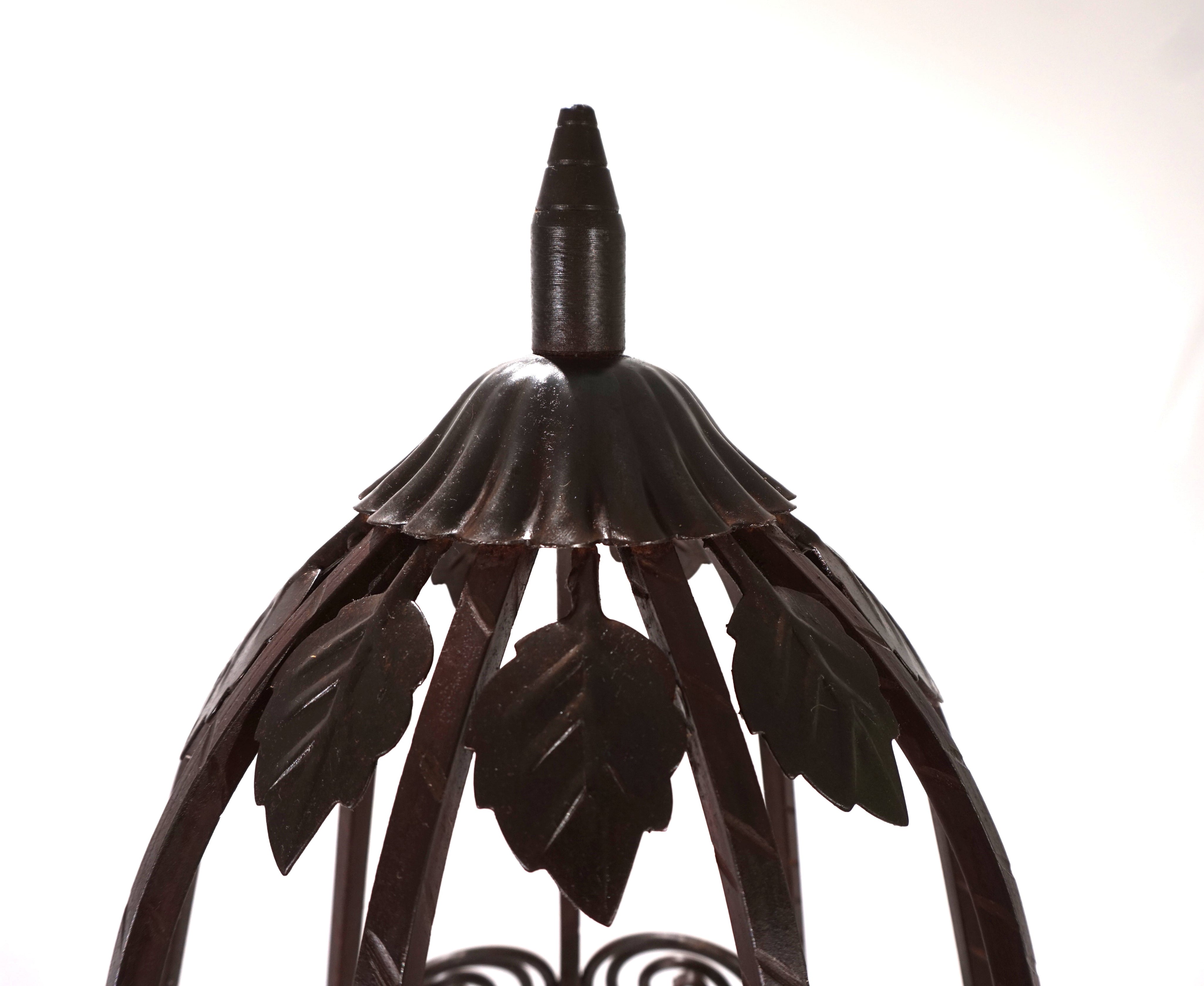 Art_Nouveau_wrought_iron_floor_lamp_from_1920