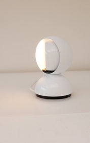 Vintage_Artemide_Eclisse_Table_Lamp_by_Vico_Magistretti,_White,_Italy,_1965