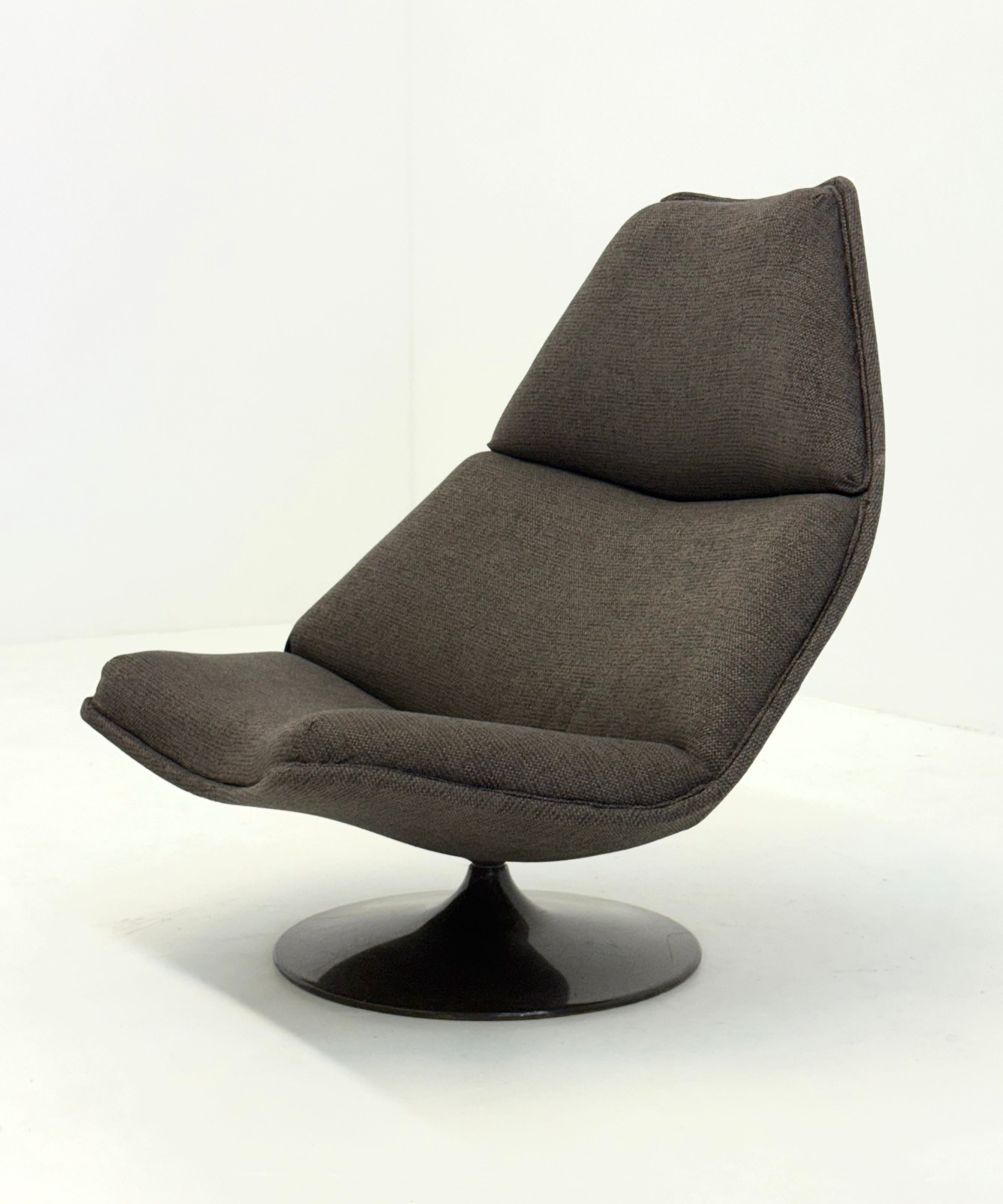 Artifort_F510_armchair_by_Geoffrey_Harcourt