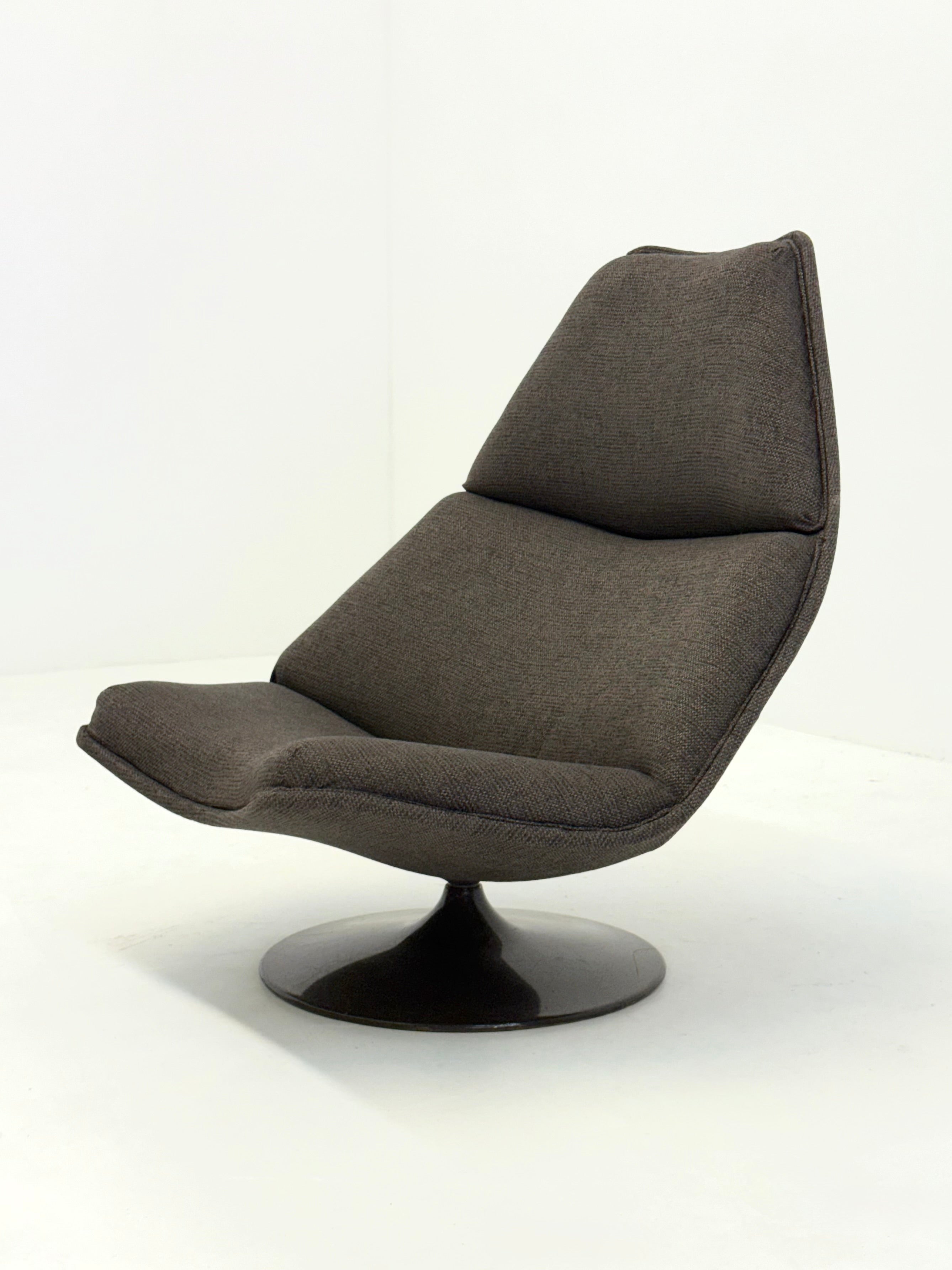 Artifort_F510_armchair_by_Geoffrey_Harcourt