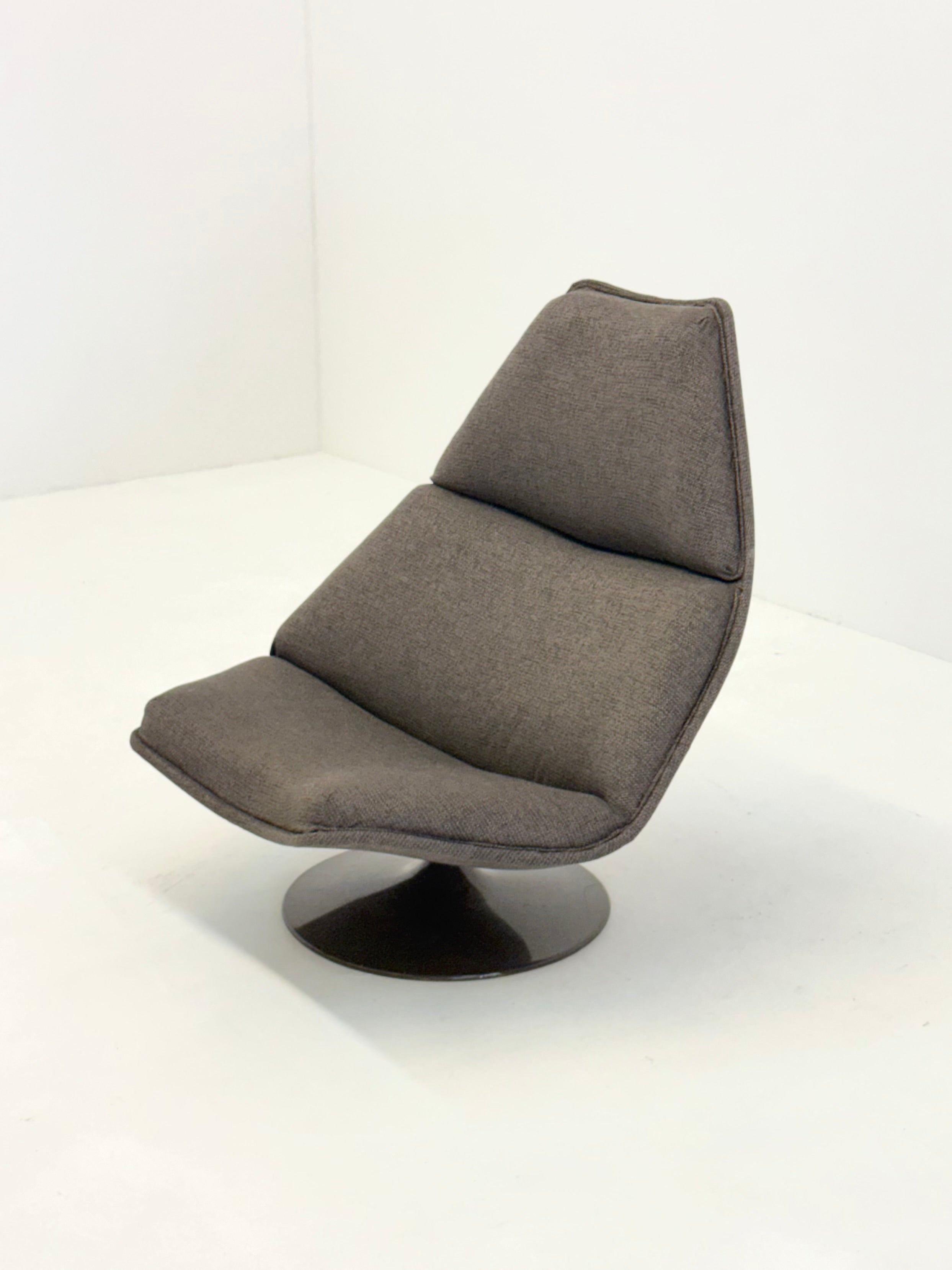 Artifort_F510_armchair_by_Geoffrey_Harcourt