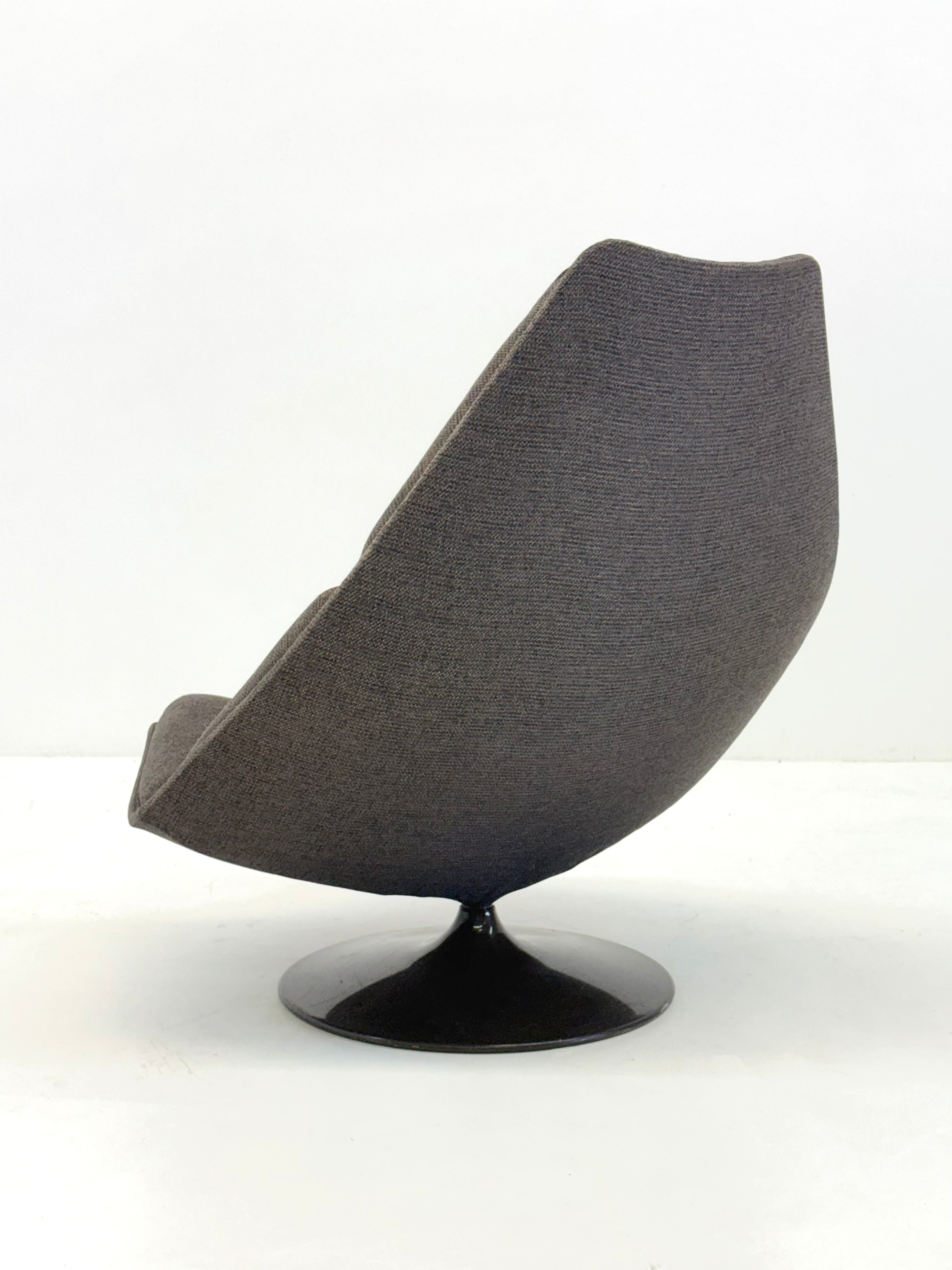 Artifort_F510_armchair_by_Geoffrey_Harcourt