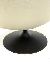 Artifort_F588_lounge_chair_with_footstool_by_Geoffrey_Harcourt