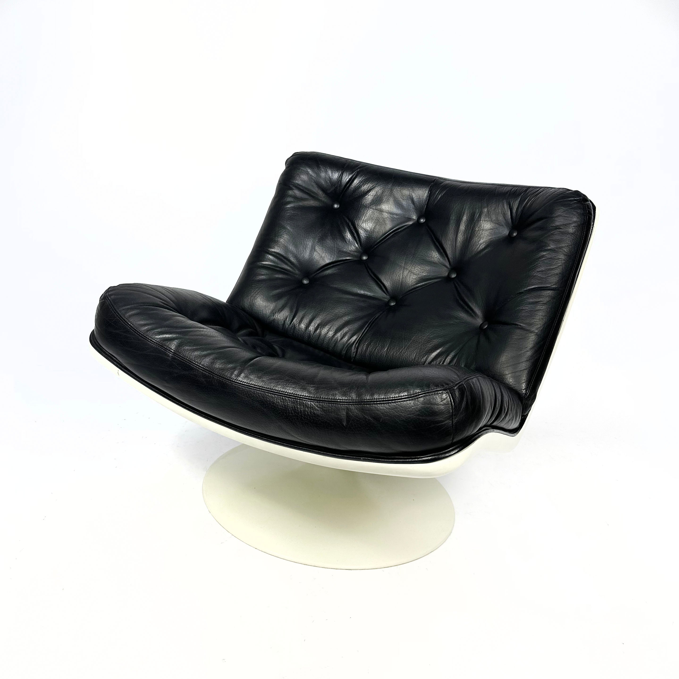 F976_Swivel_Lounge_Chair_by_Geoffrey_Harcourt_for_Artifort,_Black_Leather,_Netherlands,_1968