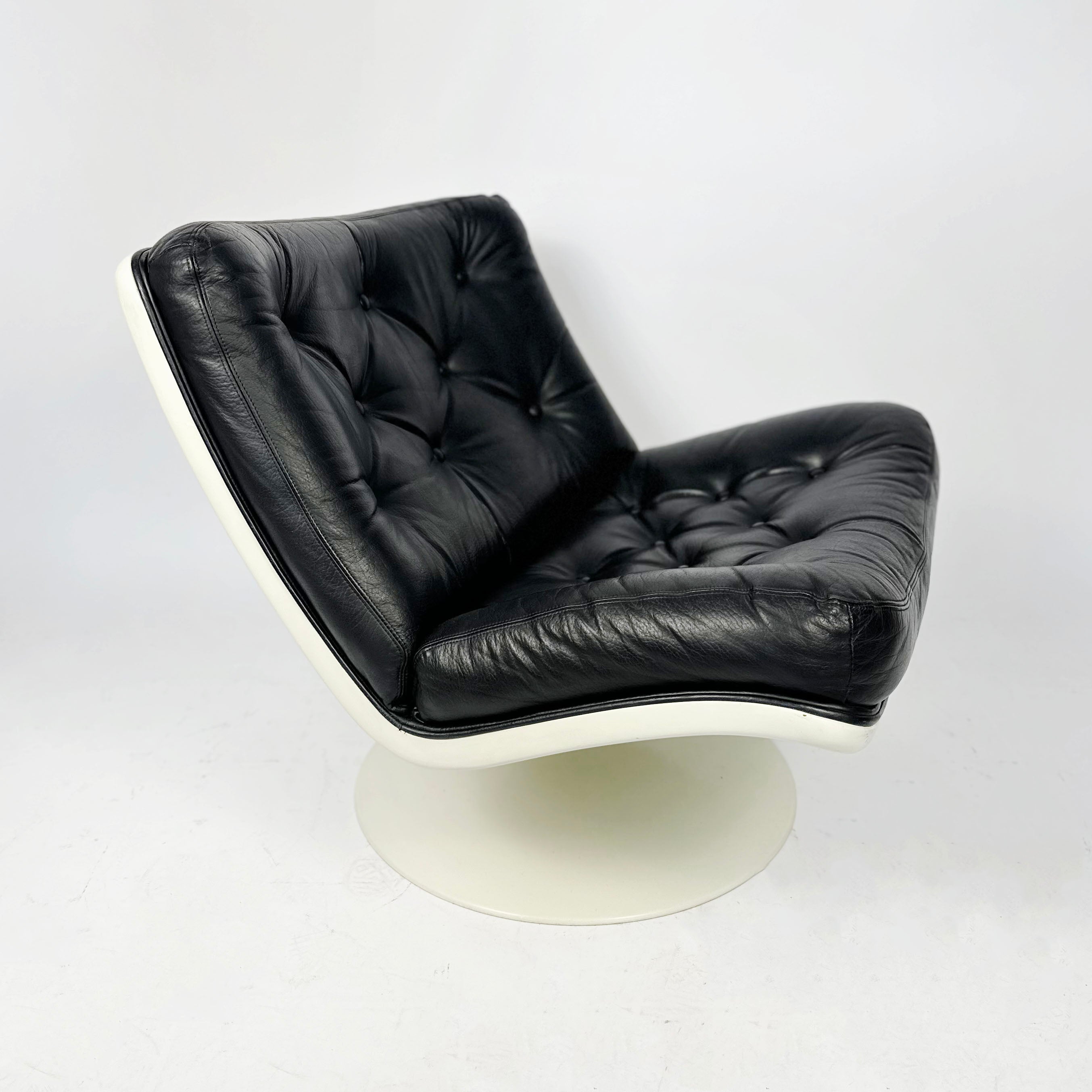 F976_Swivel_Lounge_Chair_by_Geoffrey_Harcourt_for_Artifort,_Black_Leather,_Netherlands,_1968