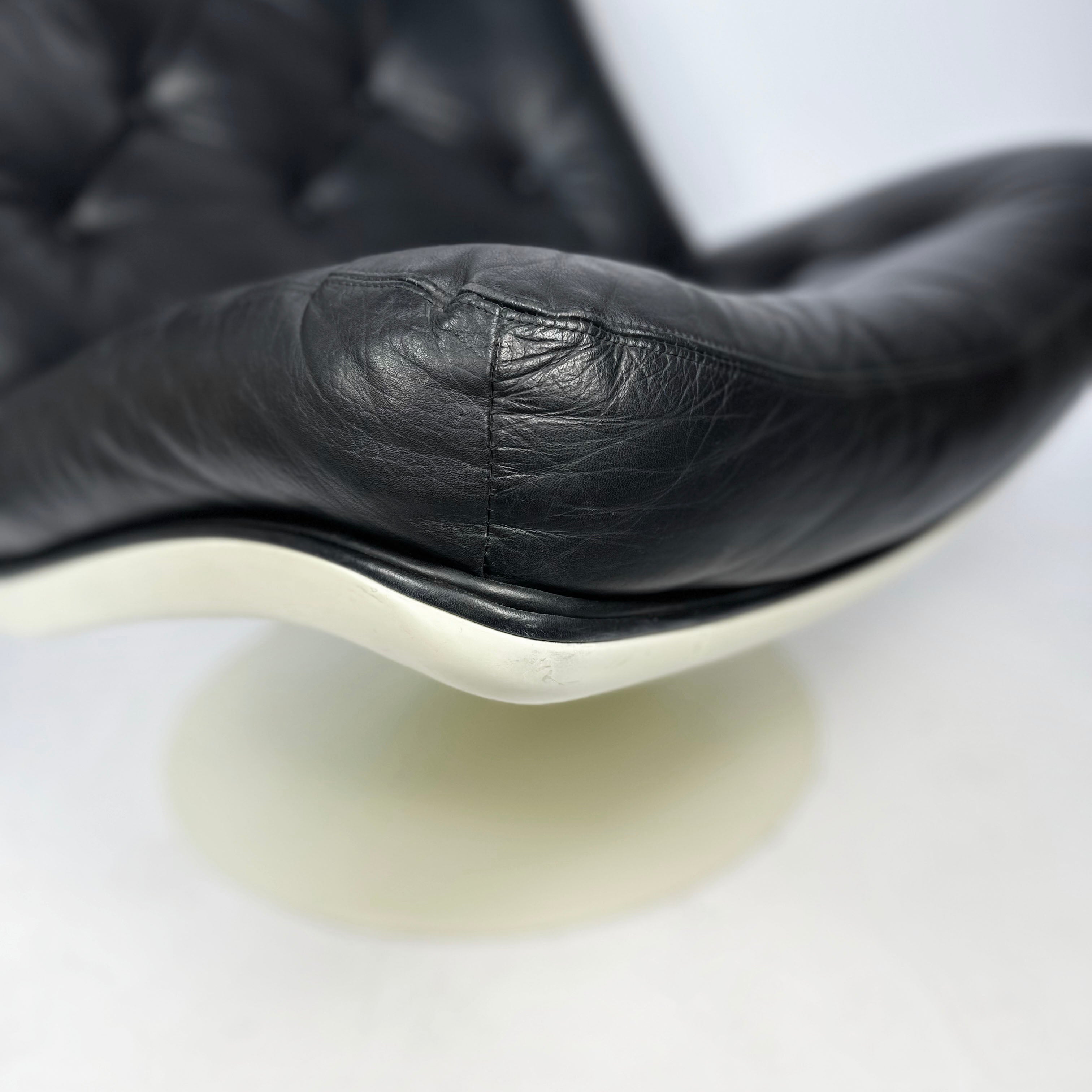 F976_Swivel_Lounge_Chair_by_Geoffrey_Harcourt_for_Artifort,_Black_Leather,_Netherlands,_1968