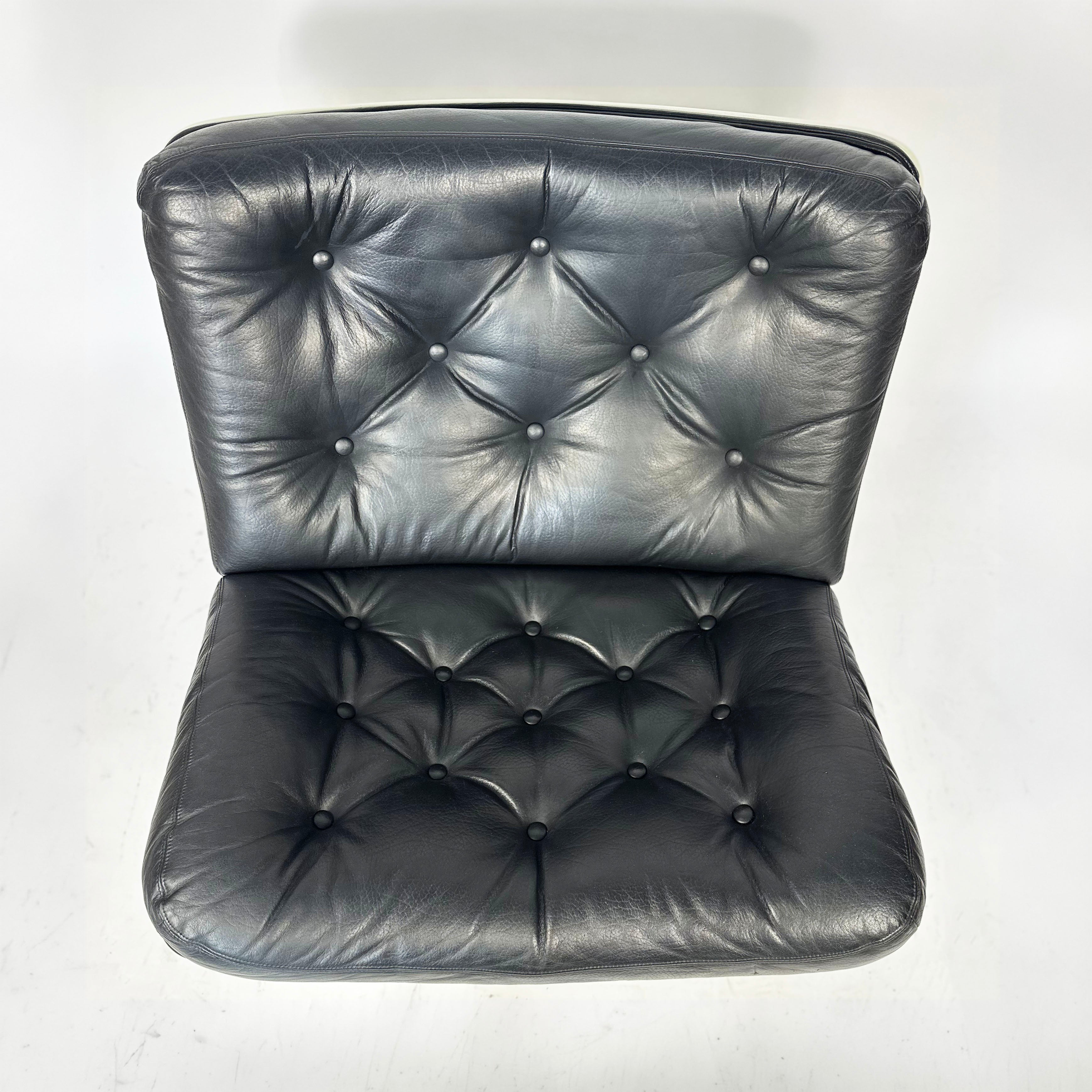 F976_Swivel_Lounge_Chair_by_Geoffrey_Harcourt_for_Artifort,_Black_Leather,_Netherlands,_1968