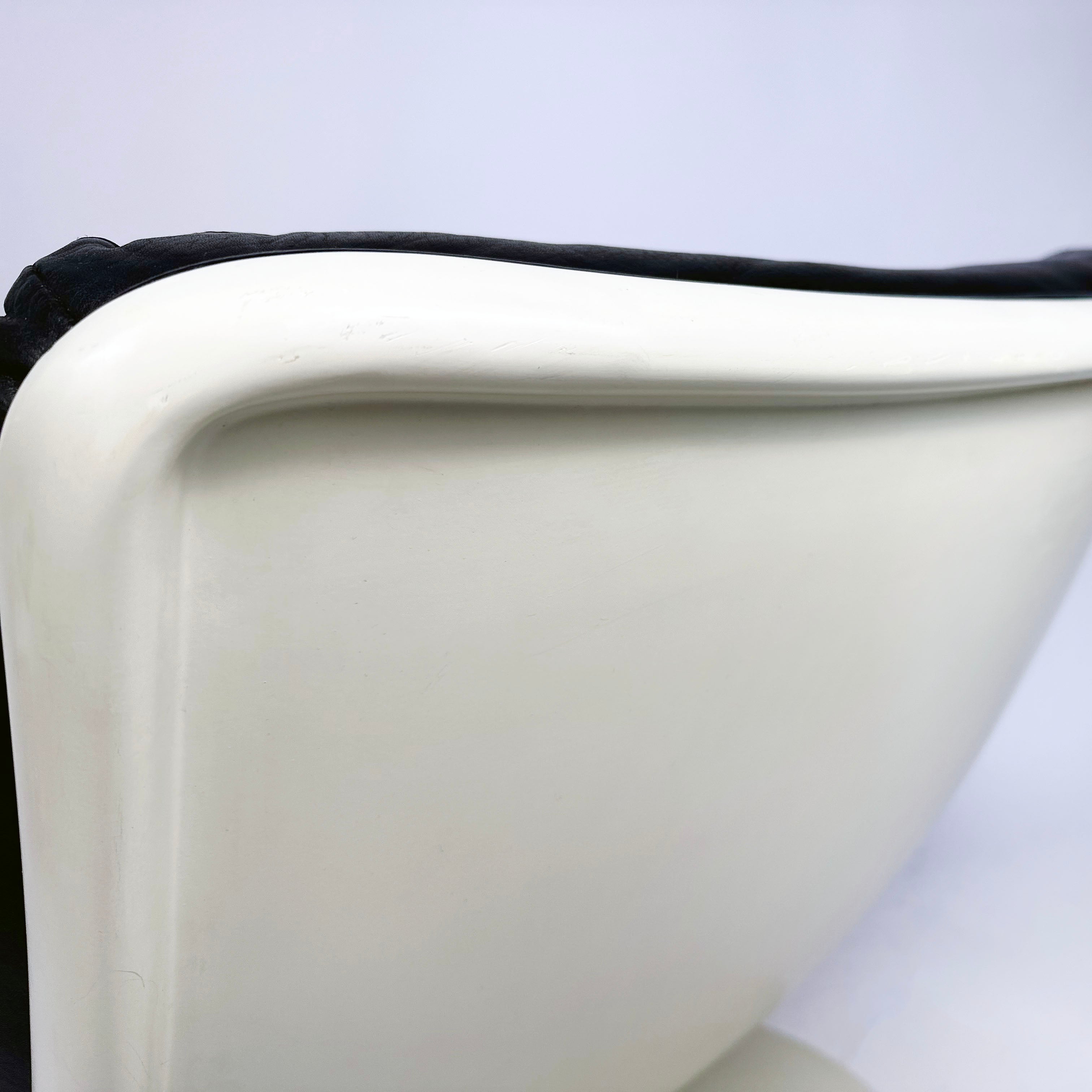 F976_Swivel_Lounge_Chair_by_Geoffrey_Harcourt_for_Artifort,_Black_Leather,_Netherlands,_1968