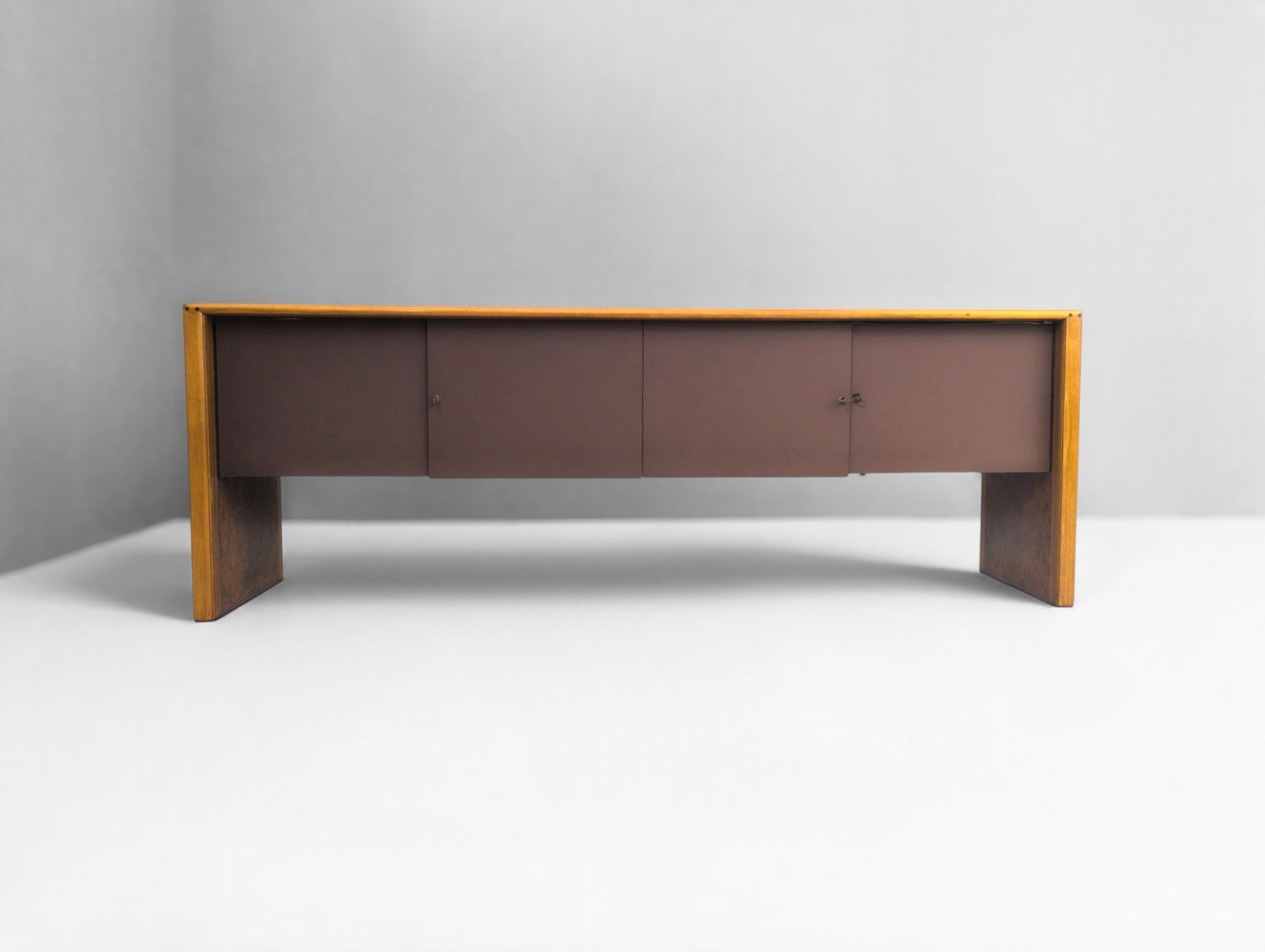 Artona_Africa_Sideboard_by_Afra_&_Tobia_Scarpa_for_Maxalto,_1970s