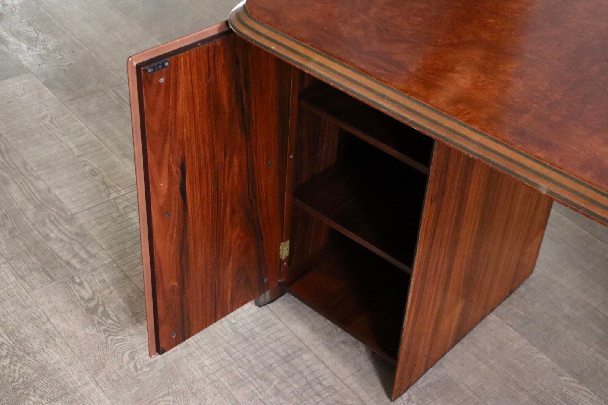 Artona_Desk_by_Afra_&_Tobia_Scarpa_for_Maxalto,_Mid_Century_Modern,_Italy_1975