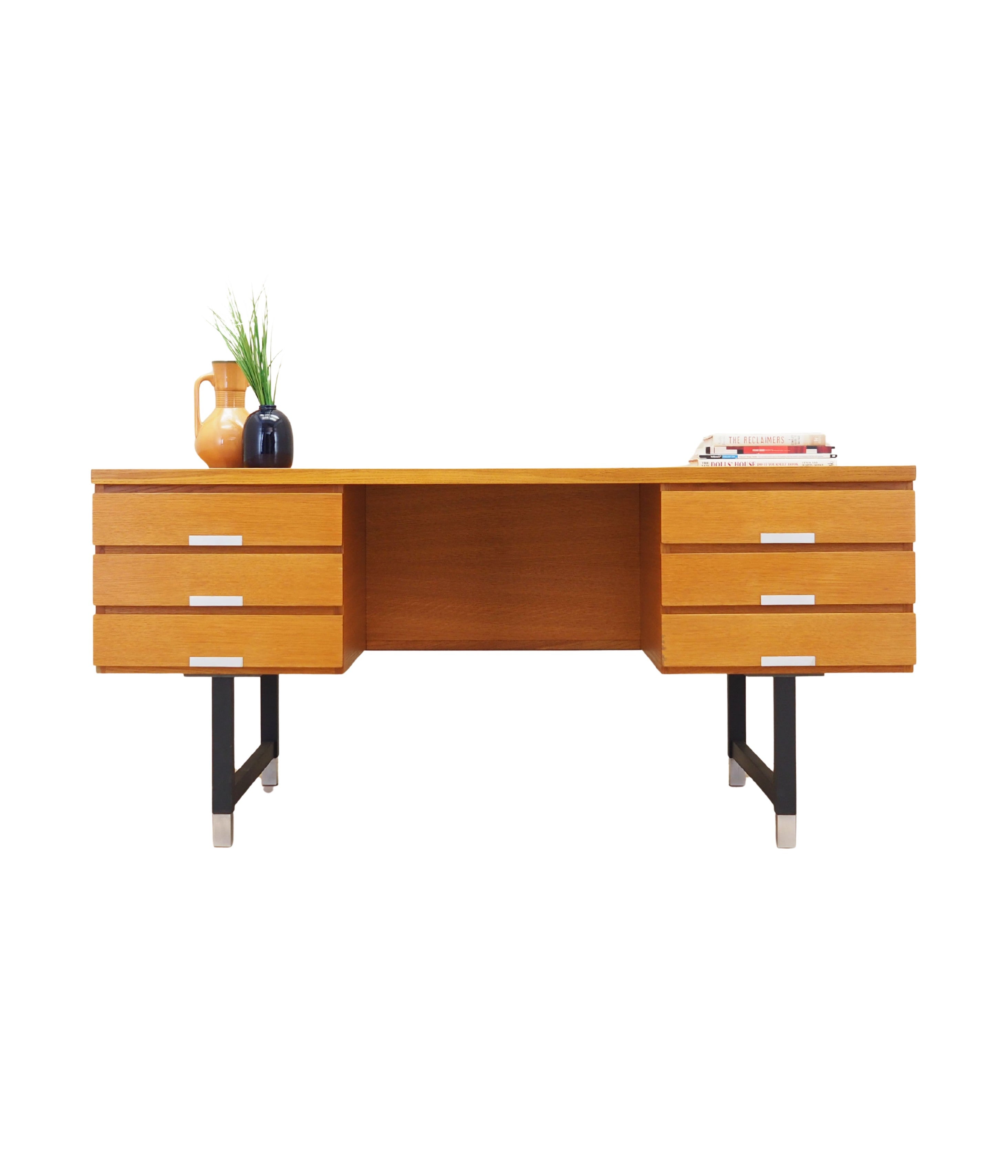 Ash_desk,_Danish_design,_1970s,_manufacturer:_Eigil_Petersens_Møbelfabrik