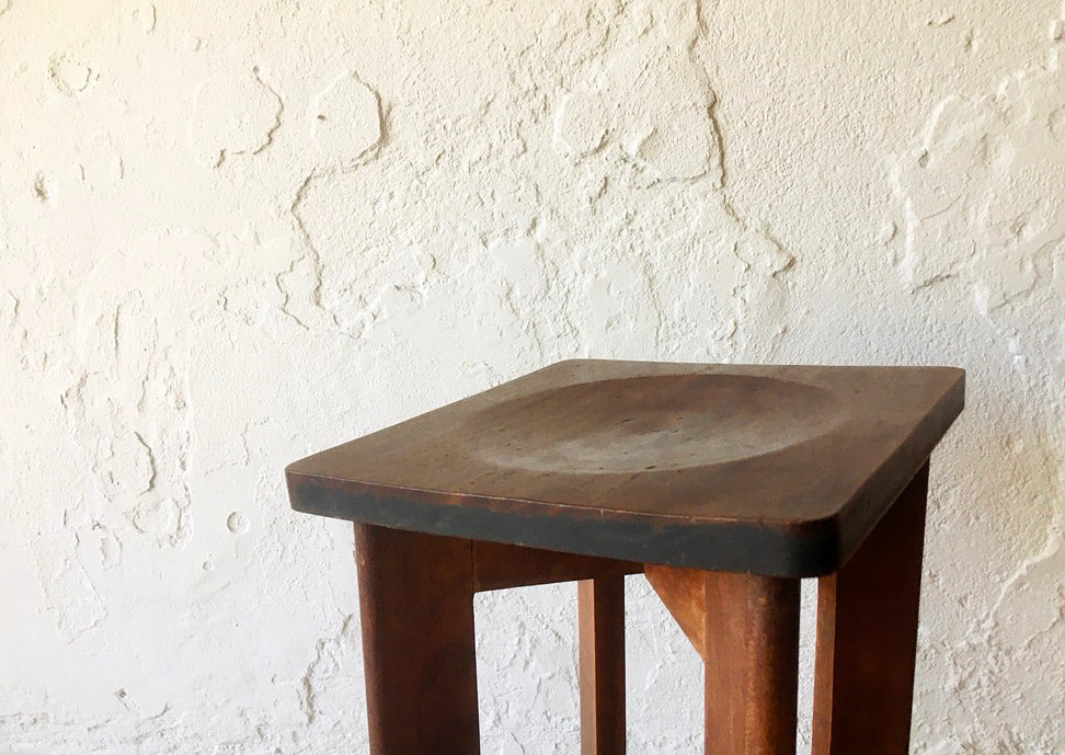 Atelier_High_Stool_with_Ergonomic_Seat,_1950s