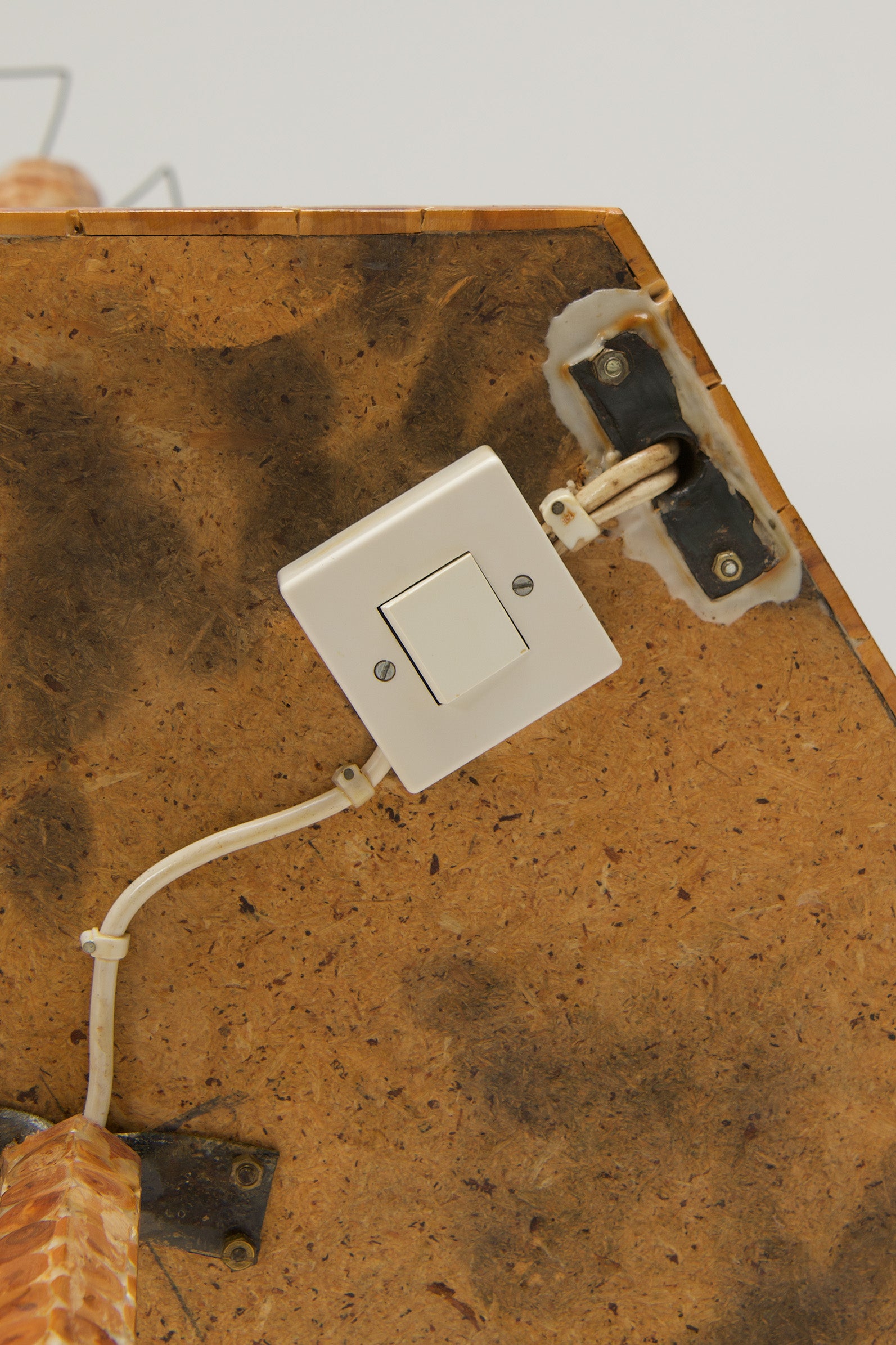 Australian_Sculptural_Floor_Lamp_with_Table